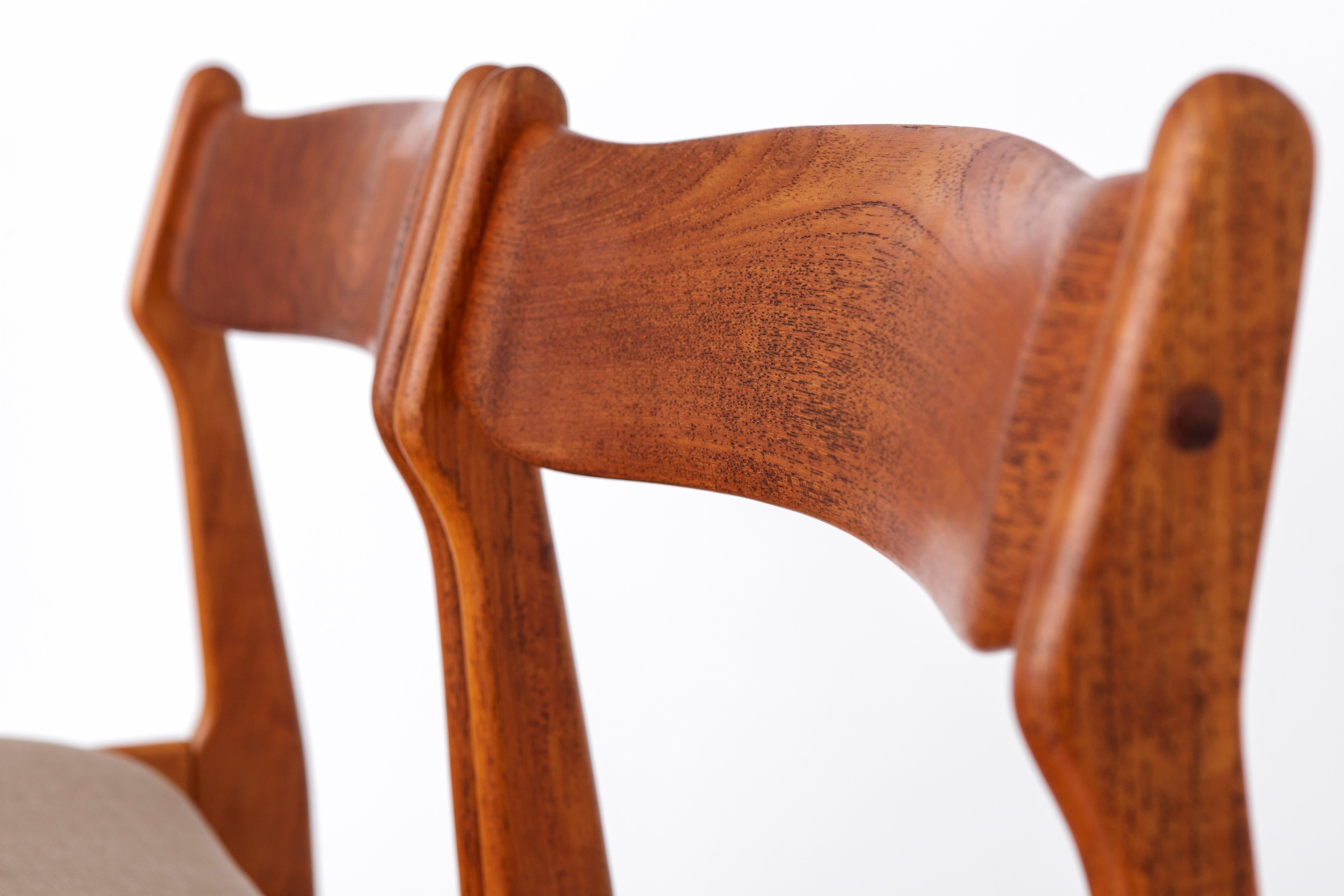Mid-20th Century 2 of 5 Vintage Danish Chairs 1960s - Walnut Chair Frame For Sale