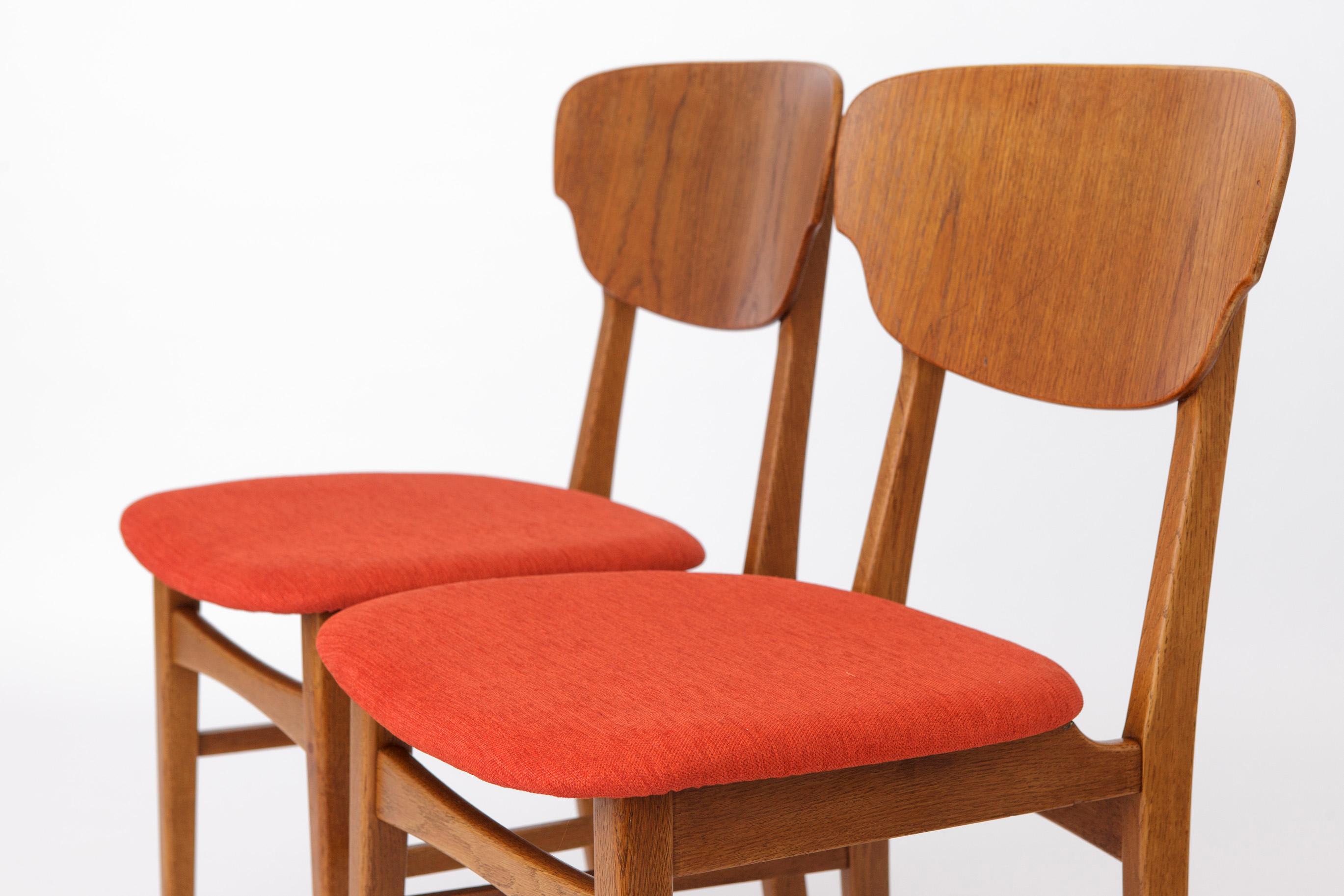 Teck 2 de 4 chaises de salle à manger vintage des années 1960, teck et chêne, design danois en vente