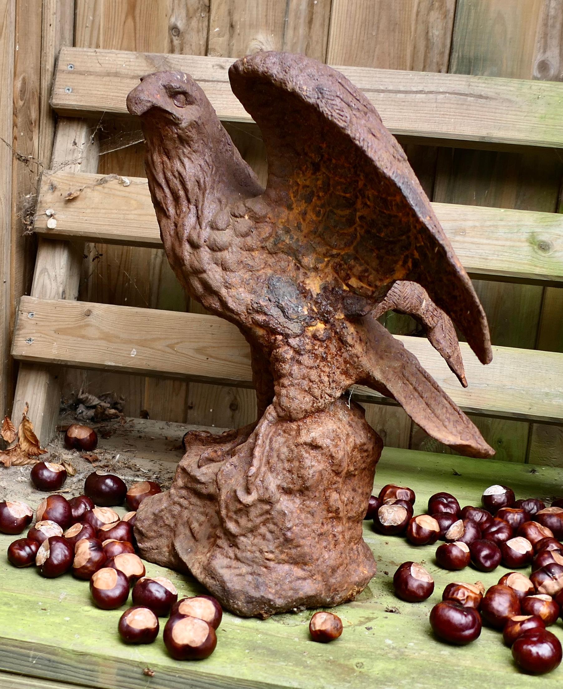 2 Old Weathered Cast Iron Eagle Statues. In Good Condition For Sale In Godshill, Isle of Wight