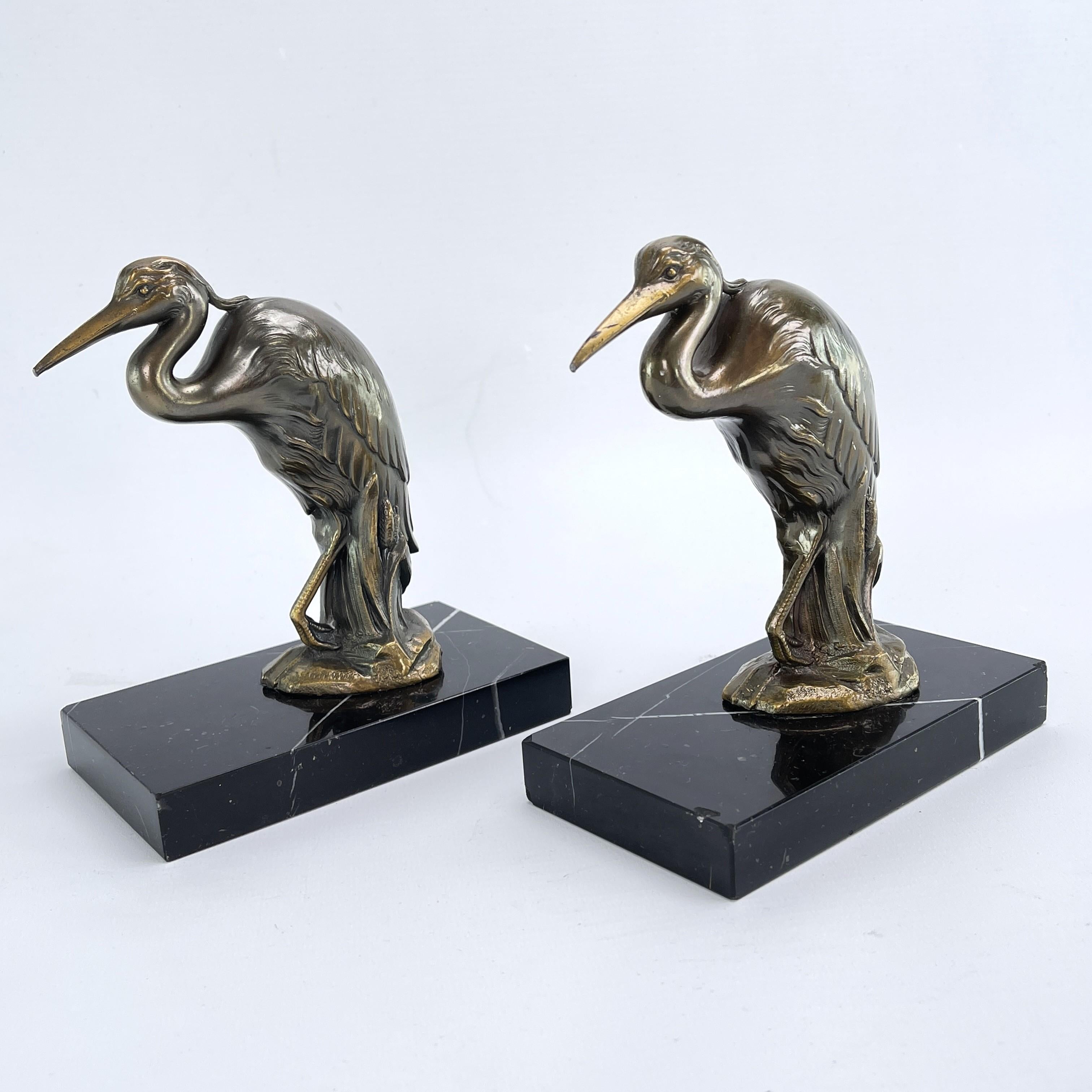 2 serre-livres ART DECO avec base en marbre oiseau héron, années 1930 en vente 3
