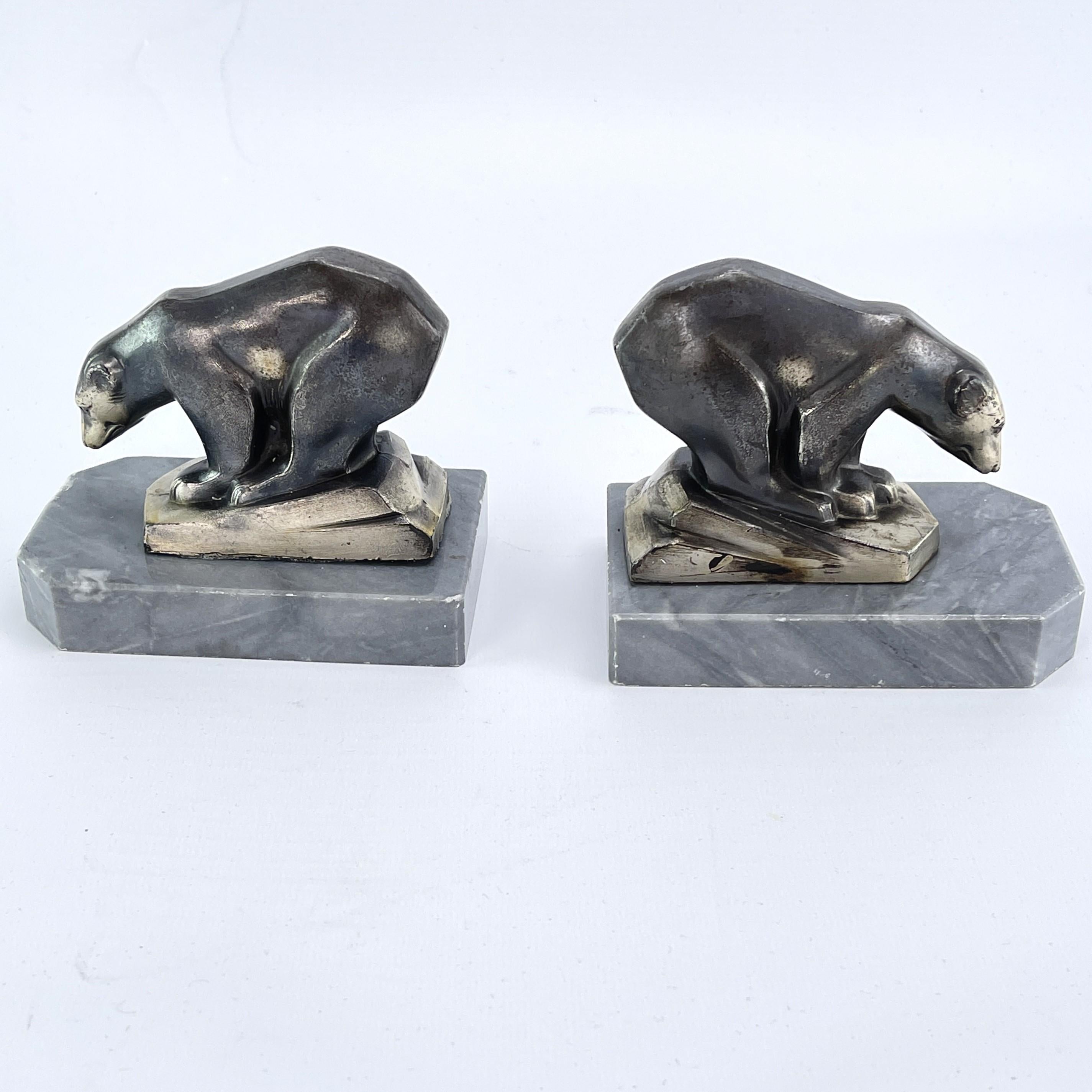 2 original ART DECO bookends with polar bears marble base, 1930s In Good Condition For Sale In Saarburg, RP