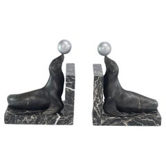 Used 2 original ART DECO bookends with sea lions on a marble base, 1930s