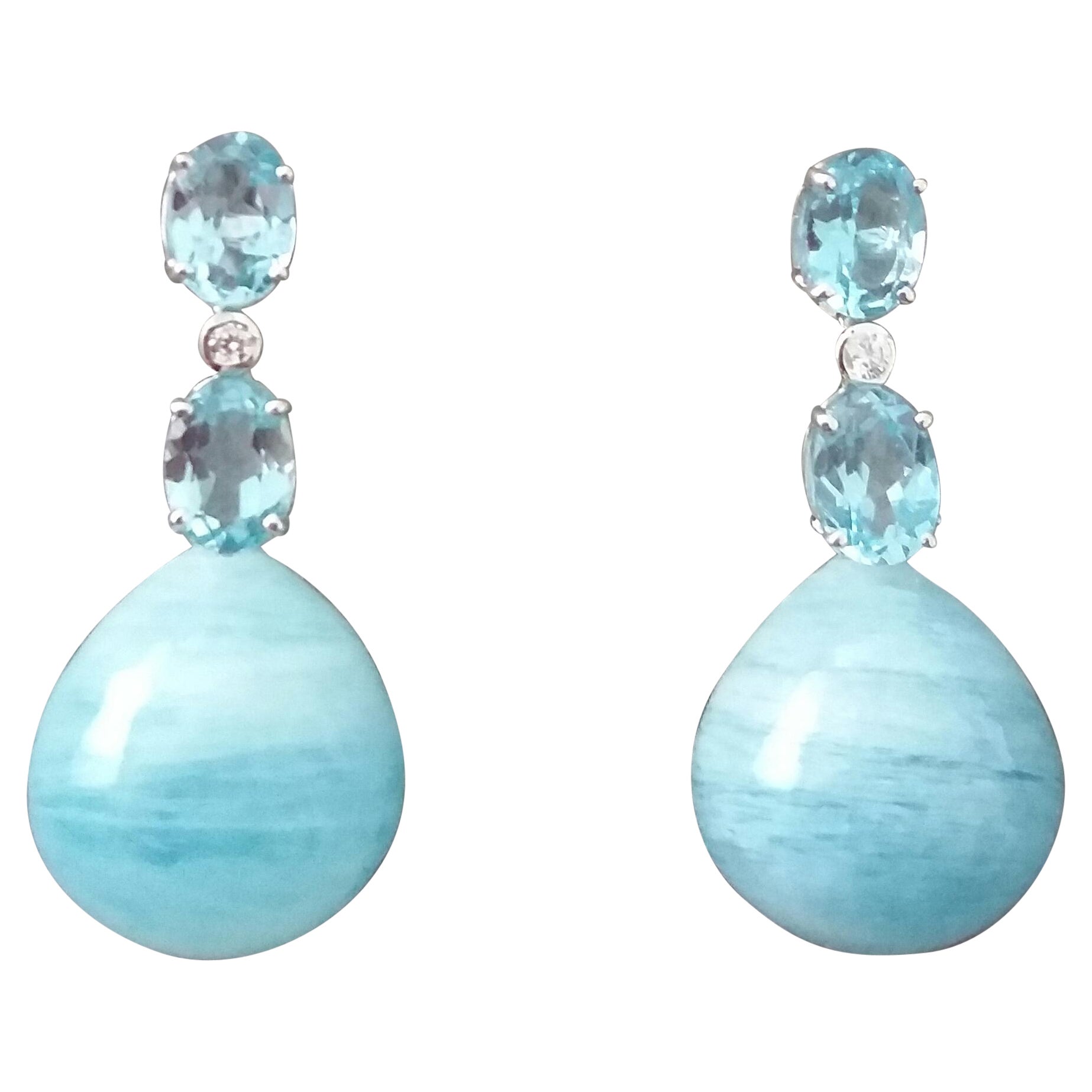 2 boucles d'oreilles en goutte en or avec topaze bleu ciel facettée et aigue-marine ronde