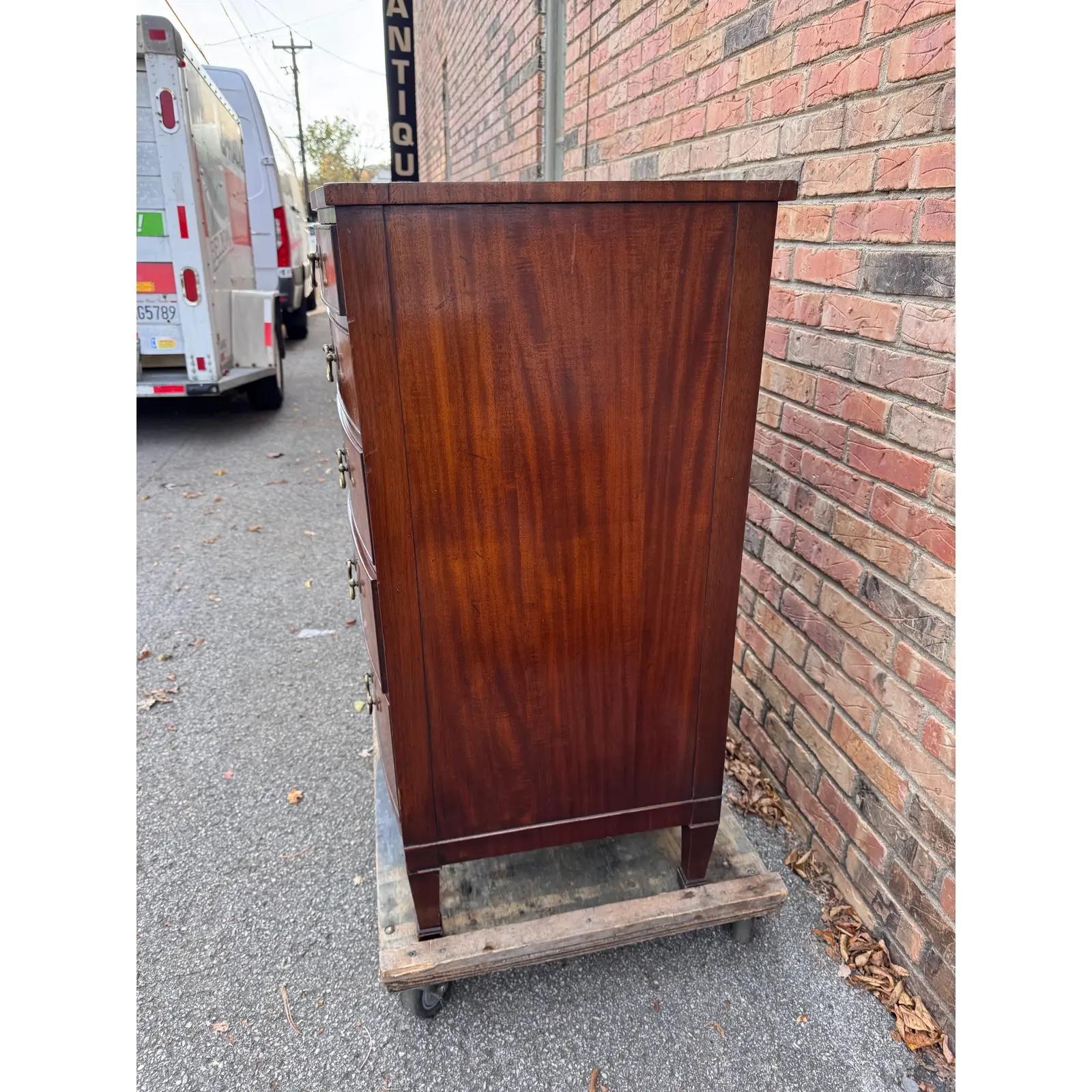 Inglese 2 su 4 Petto con arco inglese in vendita