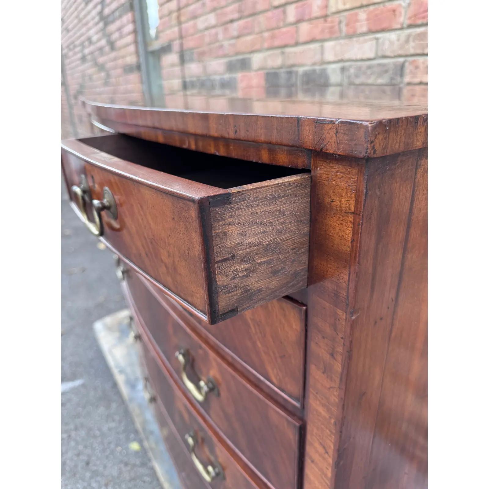 2 su 4 Petto con arco inglese in vendita 3