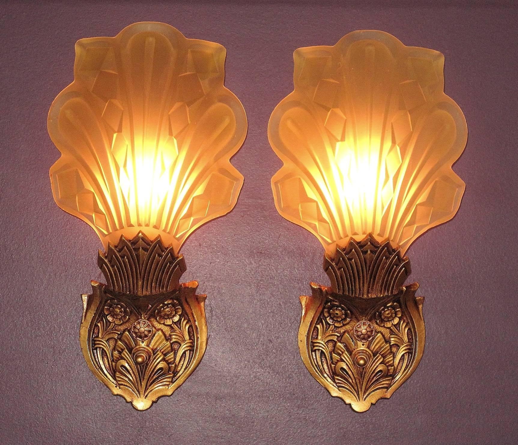 American 2 Pair of 1920s Early 1930s Art Deco Sconces For Sale