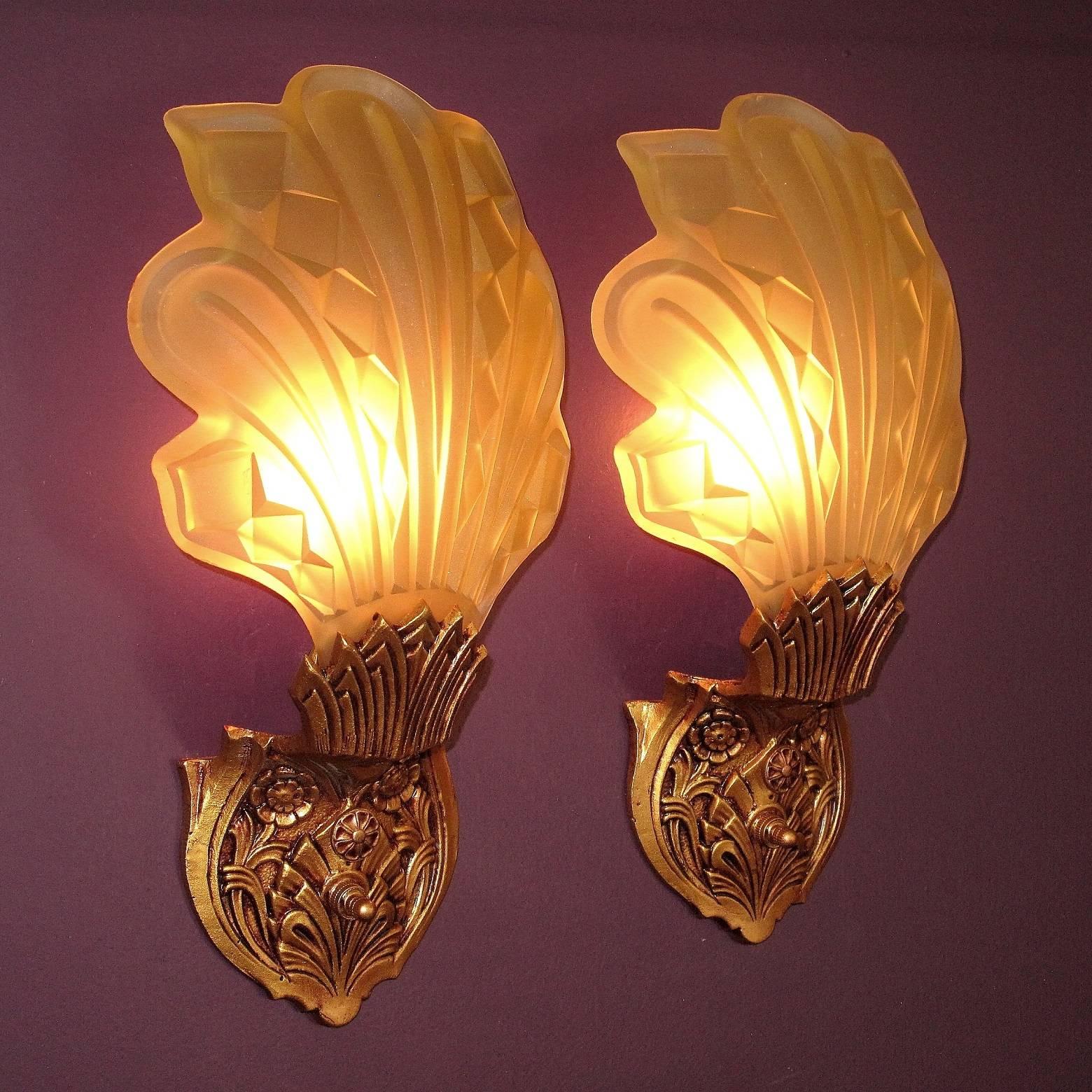 20th Century 2 Pair of 1920s Early 1930s Art Deco Sconces For Sale