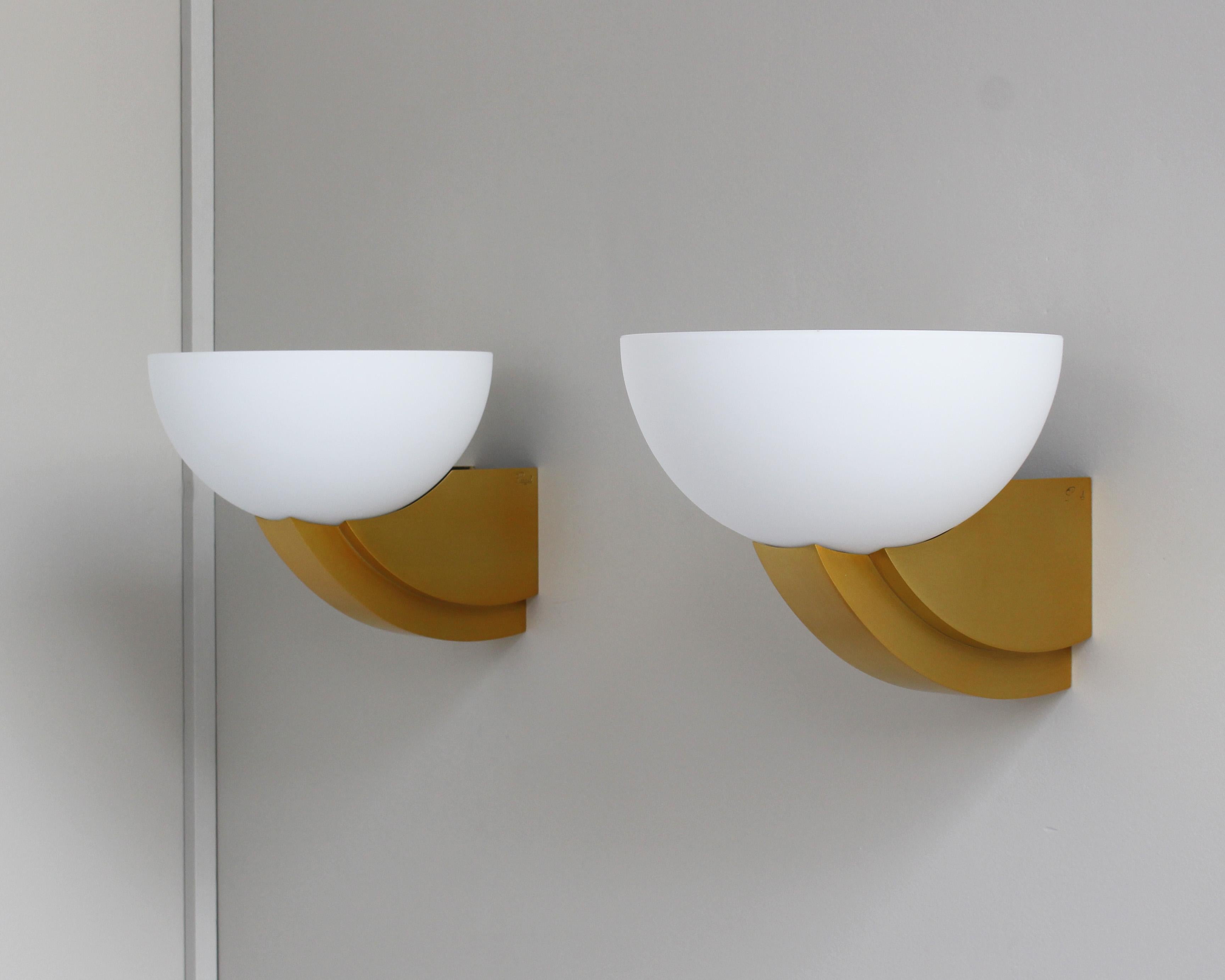 Mid-20th Century 2 Pairs of Fine French Art Deco Bronze and Glass Sconces by Jean Perzel For Sale