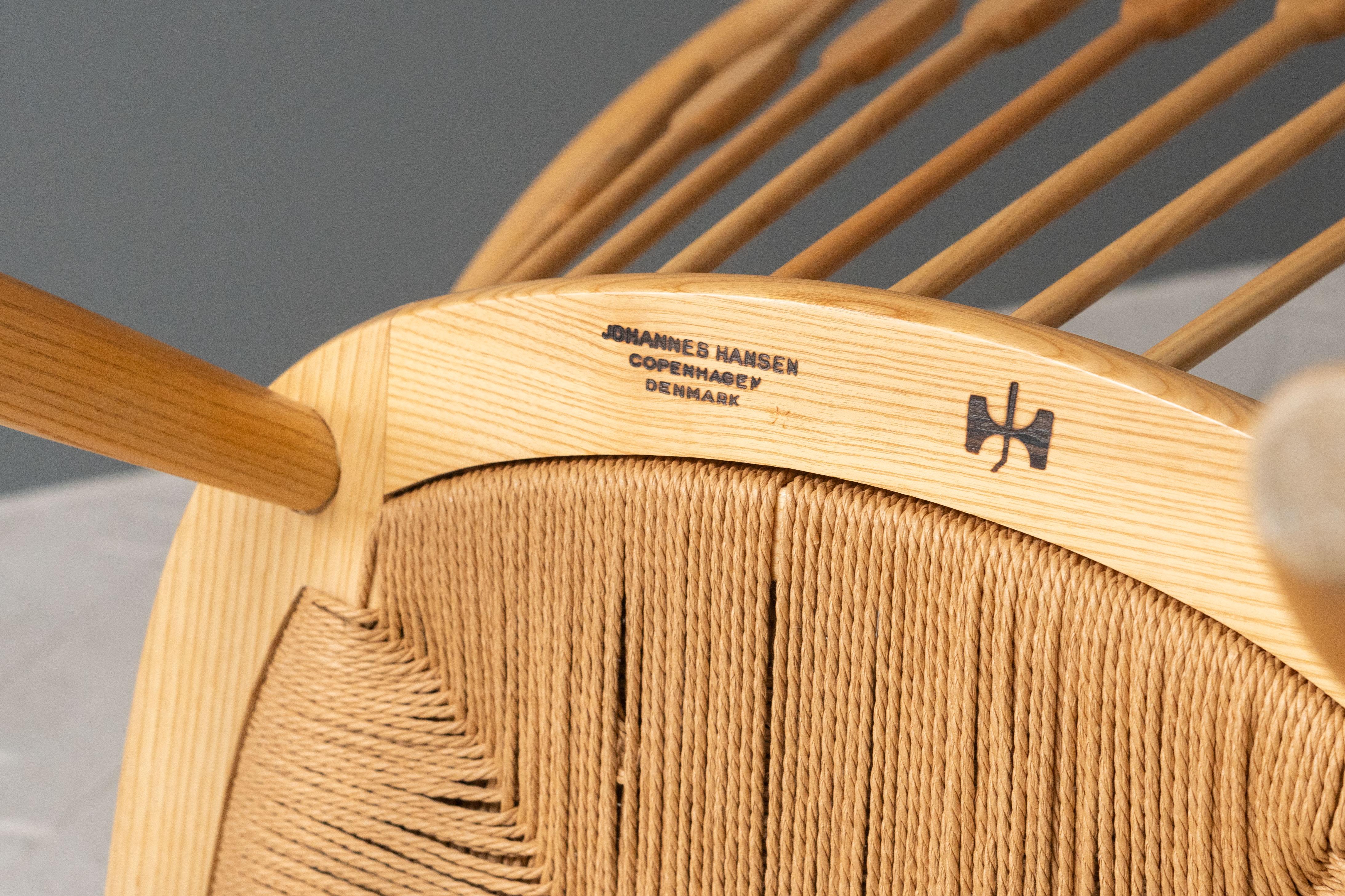 Paar Hans Wegner Pfauenstühle im Angebot 12