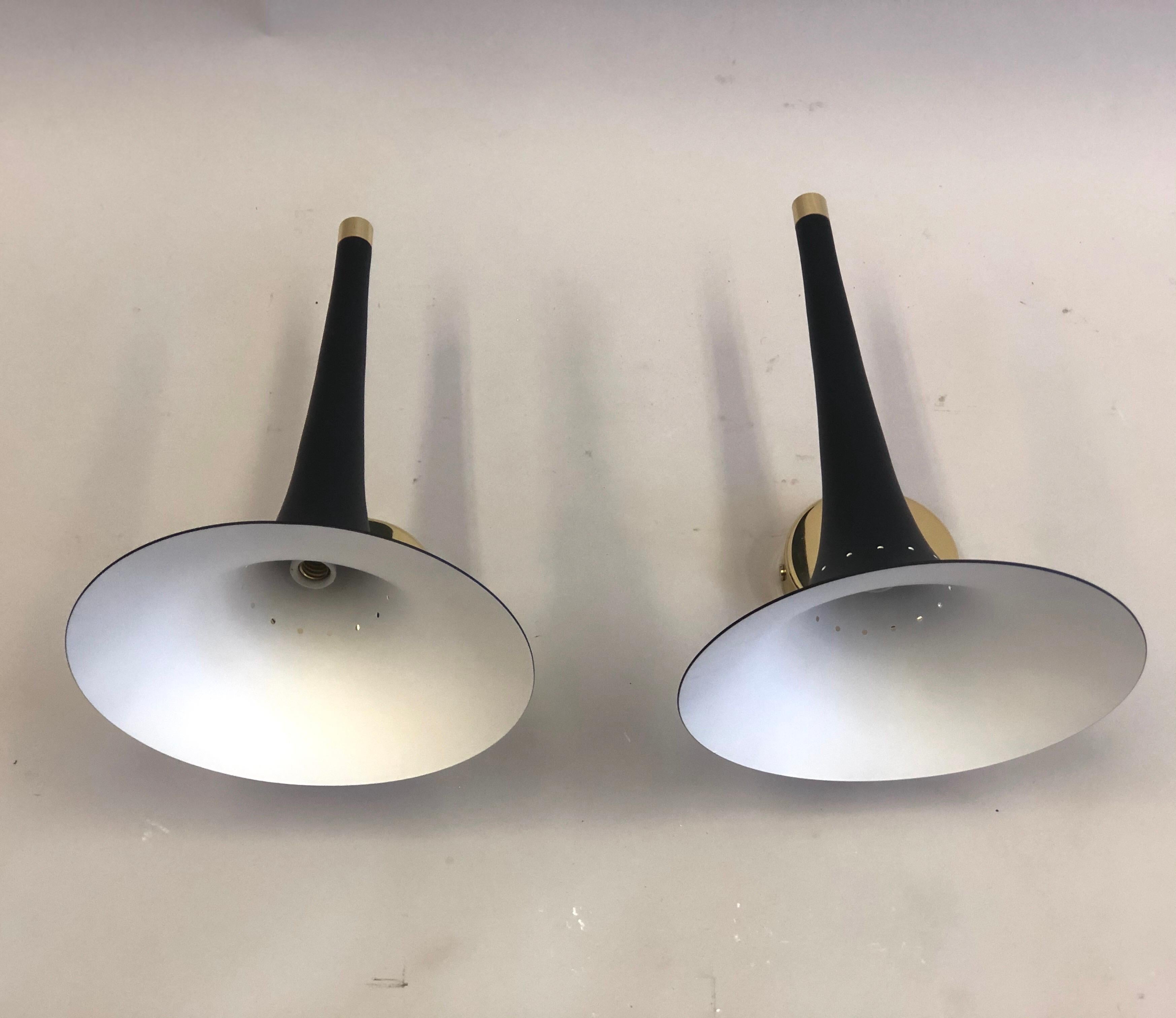 Pair of Italian Mid-Century Modern Sconces Attributed to Stilnovo For Sale 2