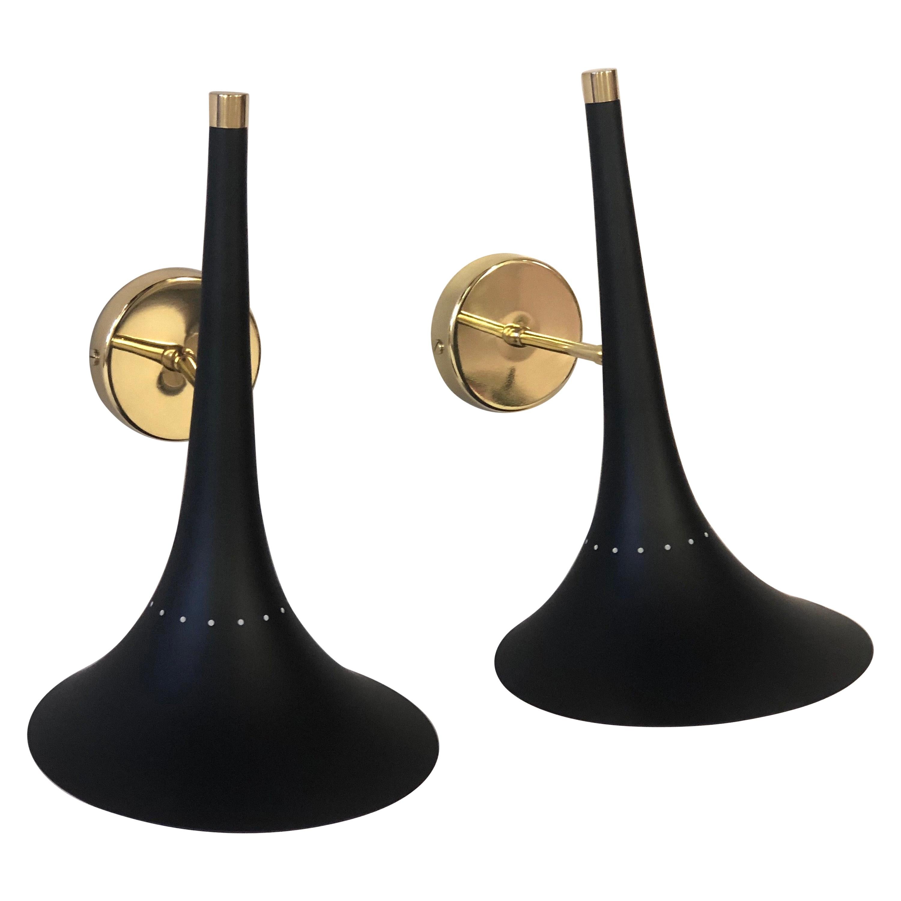 Pair of Italian Mid-Century Modern Sconces Attributed to Stilnovo For Sale 1