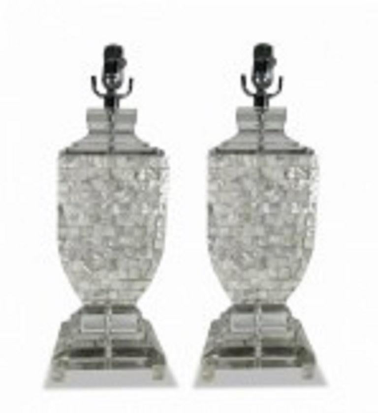 Inconnu 2 paires de lampes de table en nacre en vente