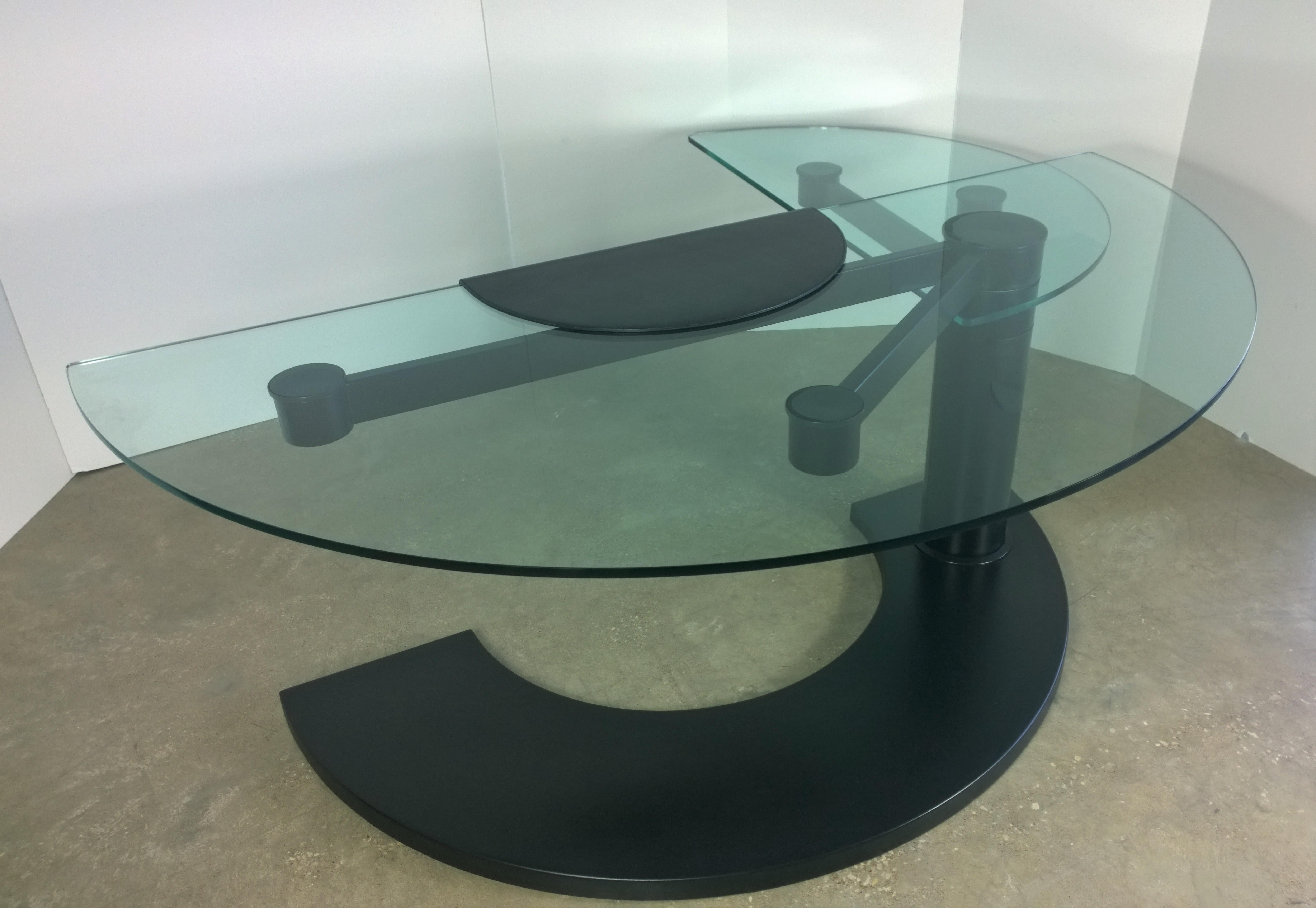 2 Part Glass and Black Metal Pace Arkitera Desk 450 Design Pierfranco Bagarotti In Good Condition In Houston, TX