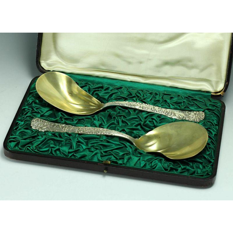 2 Pc Set Tiffany & Co. Sterling Silver Berry Server Spoons in Original Box c1923 In Good Condition For Sale In Gardena, CA