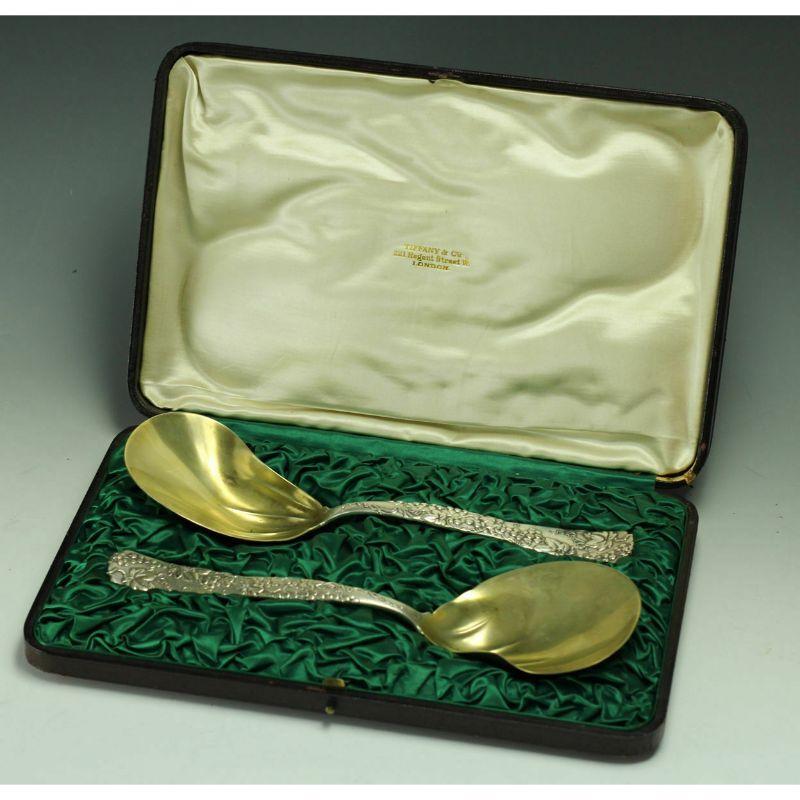 2 Pc Set Tiffany & Co. Sterling Silver Berry Server Spoons in Original Box c1923 For Sale 1