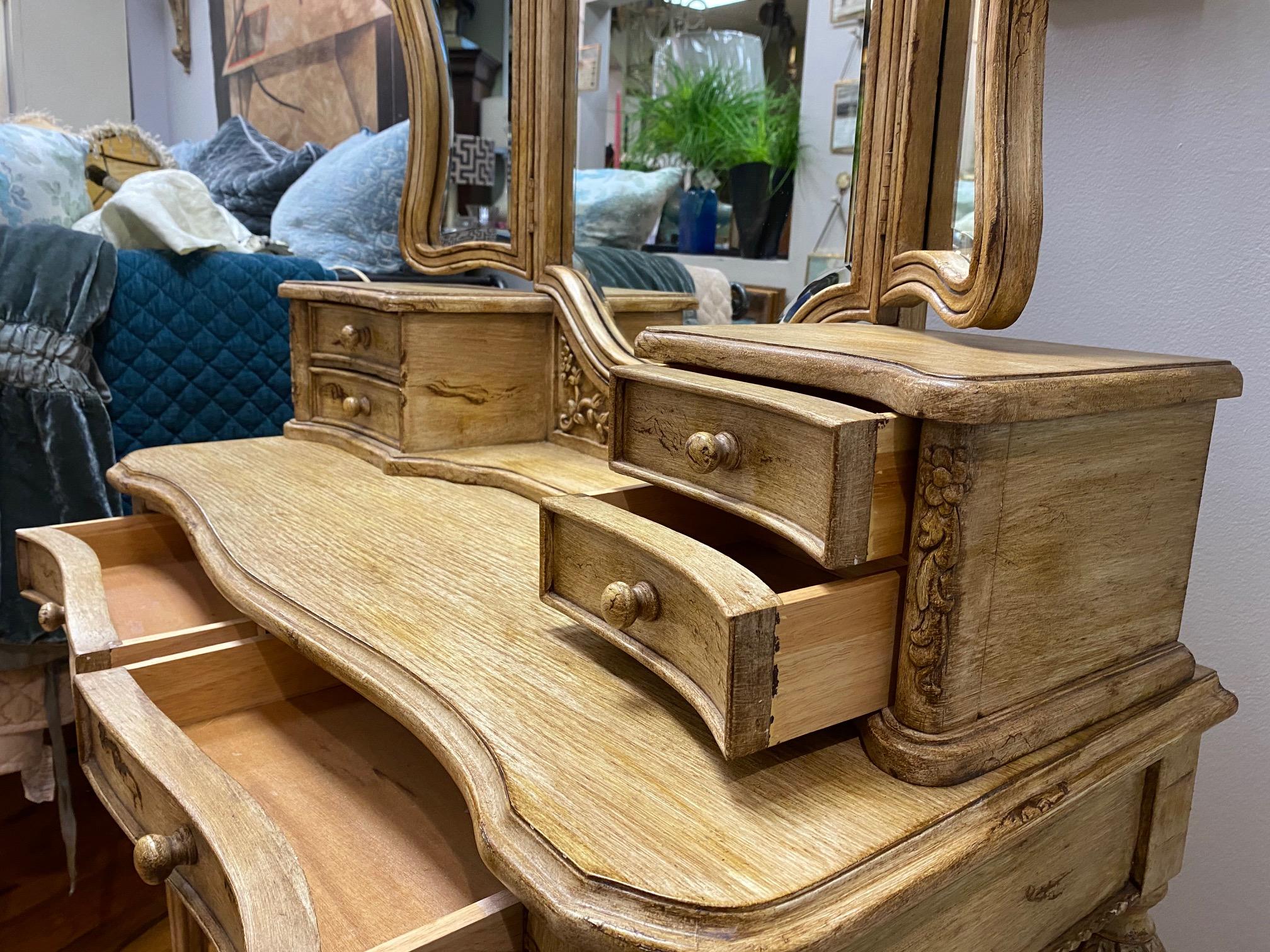 2-Piece Vintage Painted Vanity with Beveled Mirror and Chair 1