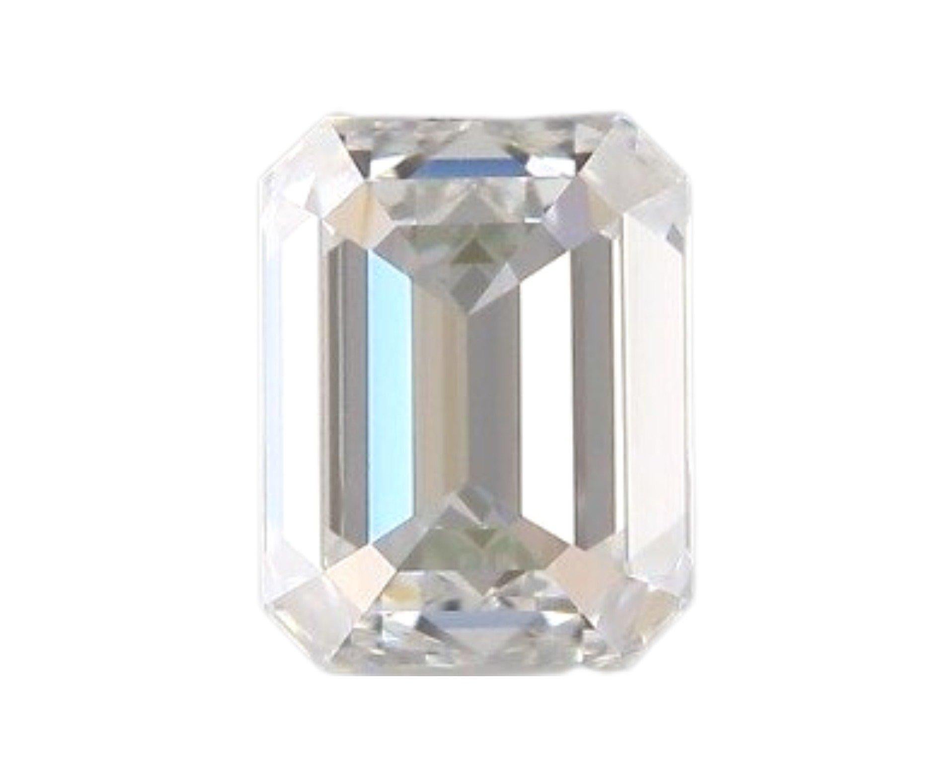 Natürliche Diamanten im Smaragdschliff mit einem Gewicht von 0,81 Karat I IF mit schönem Schliff und Glanz. Diese Diamanten werden mit einem GIA-Zertifikat und einer Laserbeschriftungsnummer geliefert.

MKN-190 & MKN-191

GIA 6392564930 & 7408056858