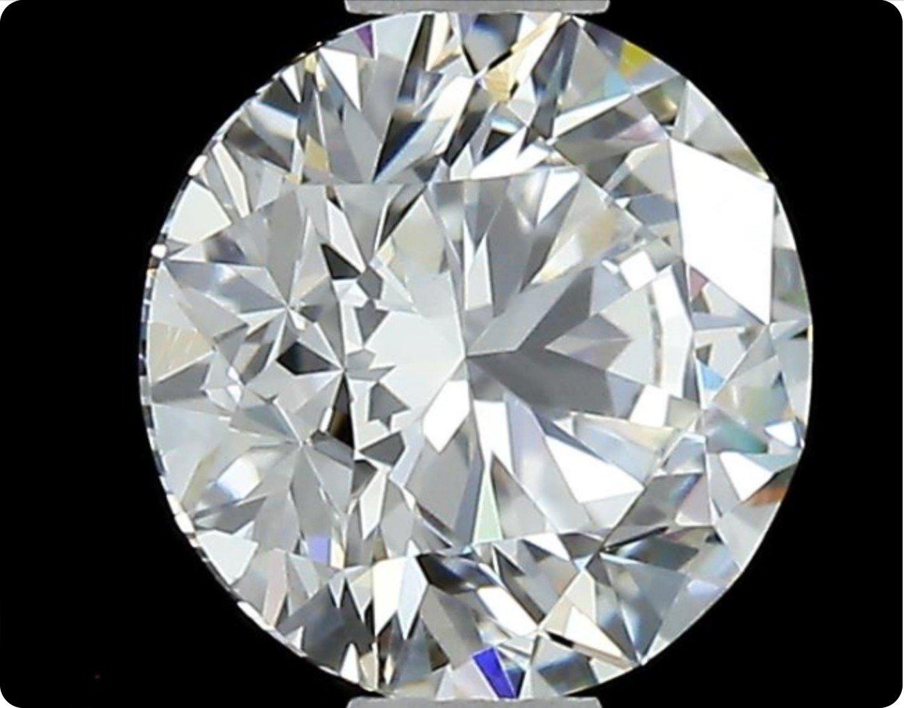 Two natural round brilliant diamond in a 0.82 total carats G VS2 with beautiful cut and shine. These diamonds comes with an GIA Certificate and laser inscription number.

SKU: DSPV-166661-62 & DSPV-166661-53

GIA 5136312596 & 2126990475

