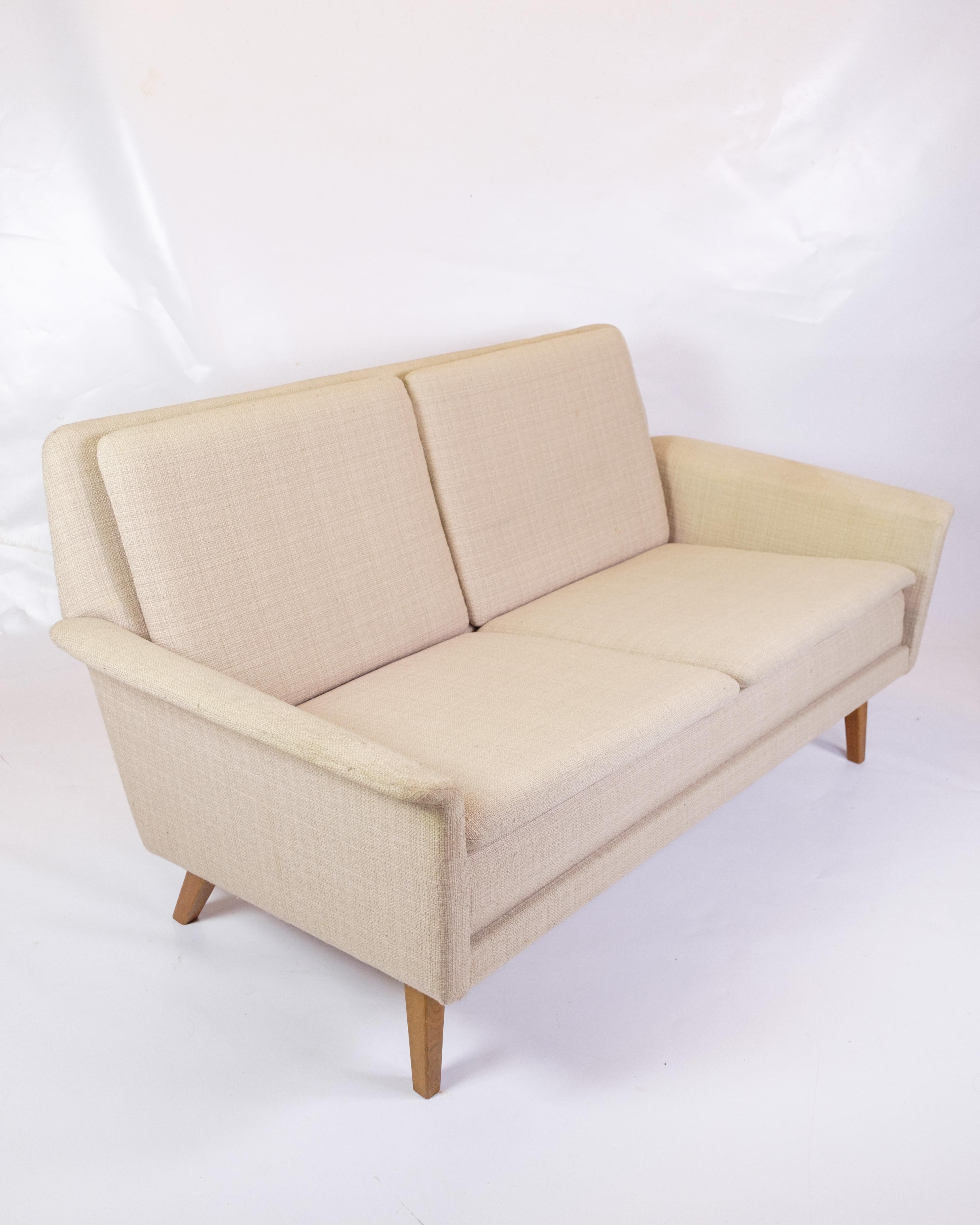 2 person DUX Sofa Made In Light Wool By Folke Ohlsson For Fritz Hansen In Good Condition For Sale In Lejre, DK