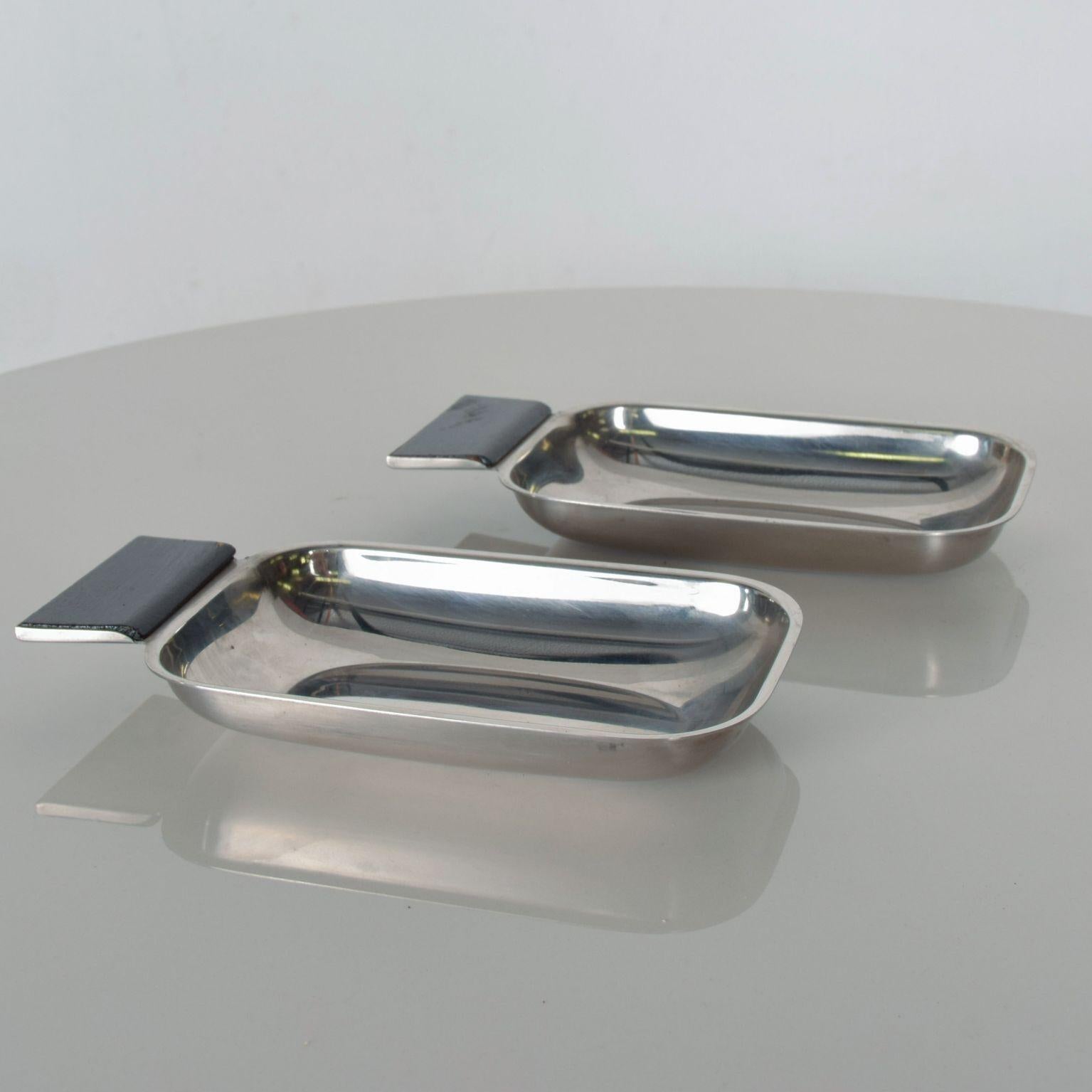 stainless steel tray with handles