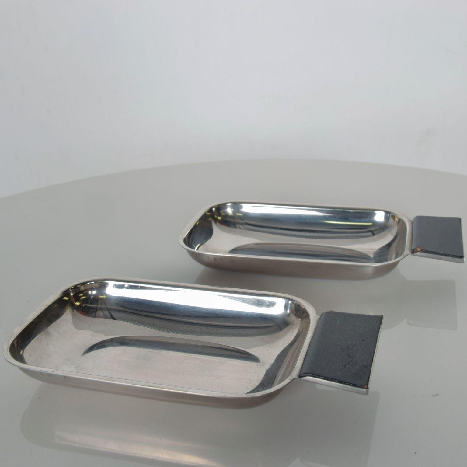 1960s Two Petite Stainless Steel Serving Trays Handled Side Tray made ITALY In Good Condition In Chula Vista, CA