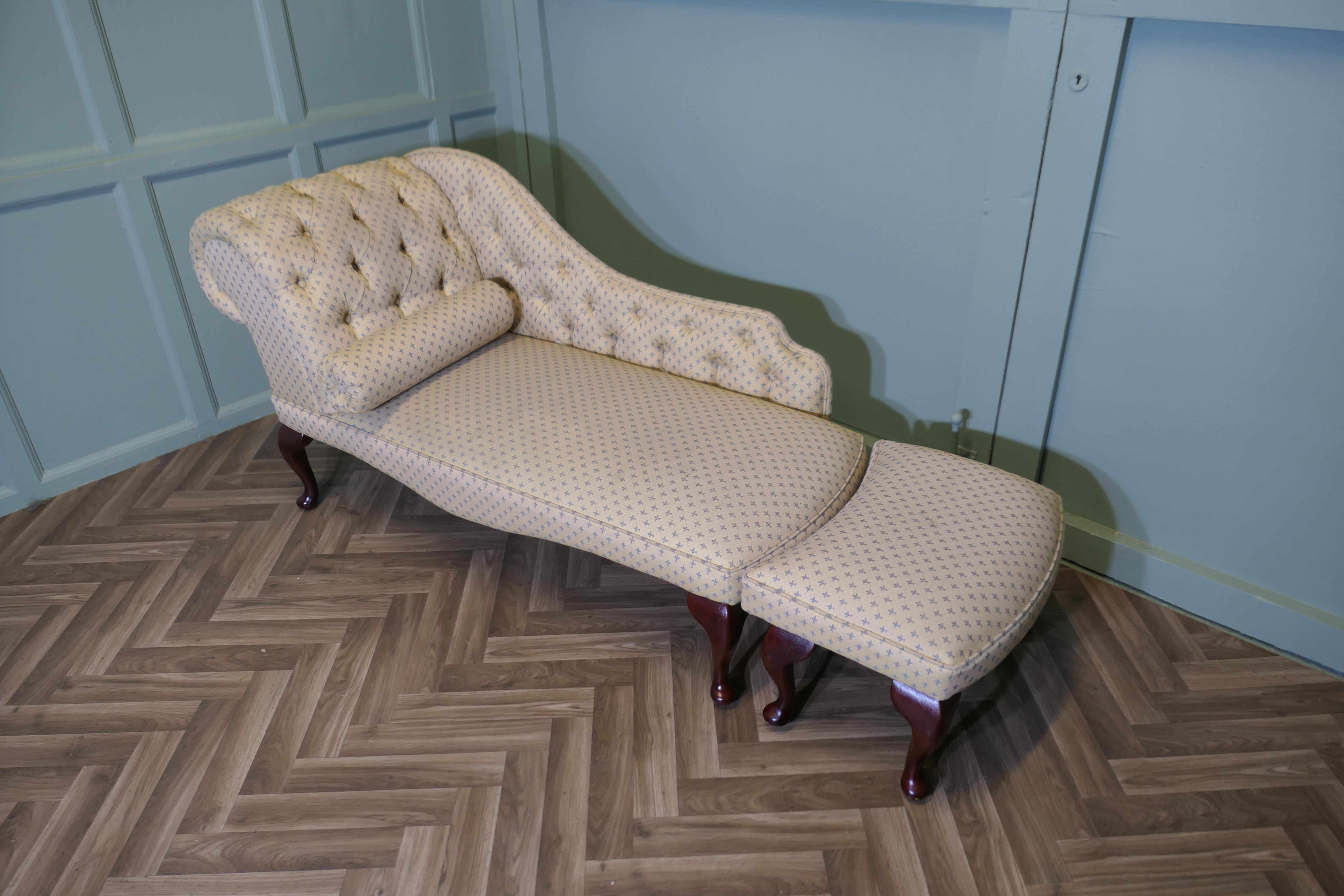 Victorien 2 pièces Boudoir Chaise longue, lit de jour avec tabouret de pied en vente