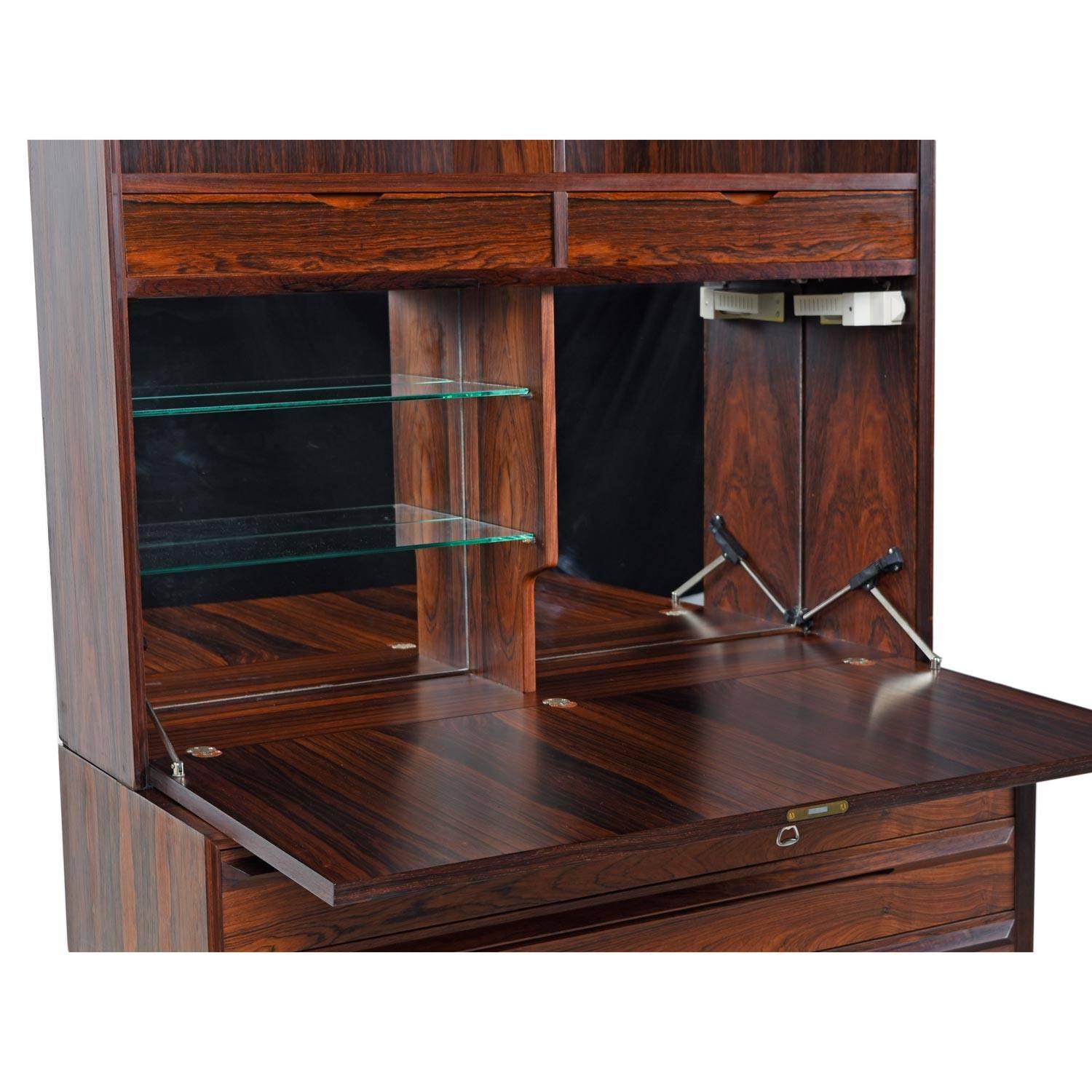 Two-Piece Danish Rosewood Hutch Bookcase Bar In Excellent Condition In Chattanooga, TN