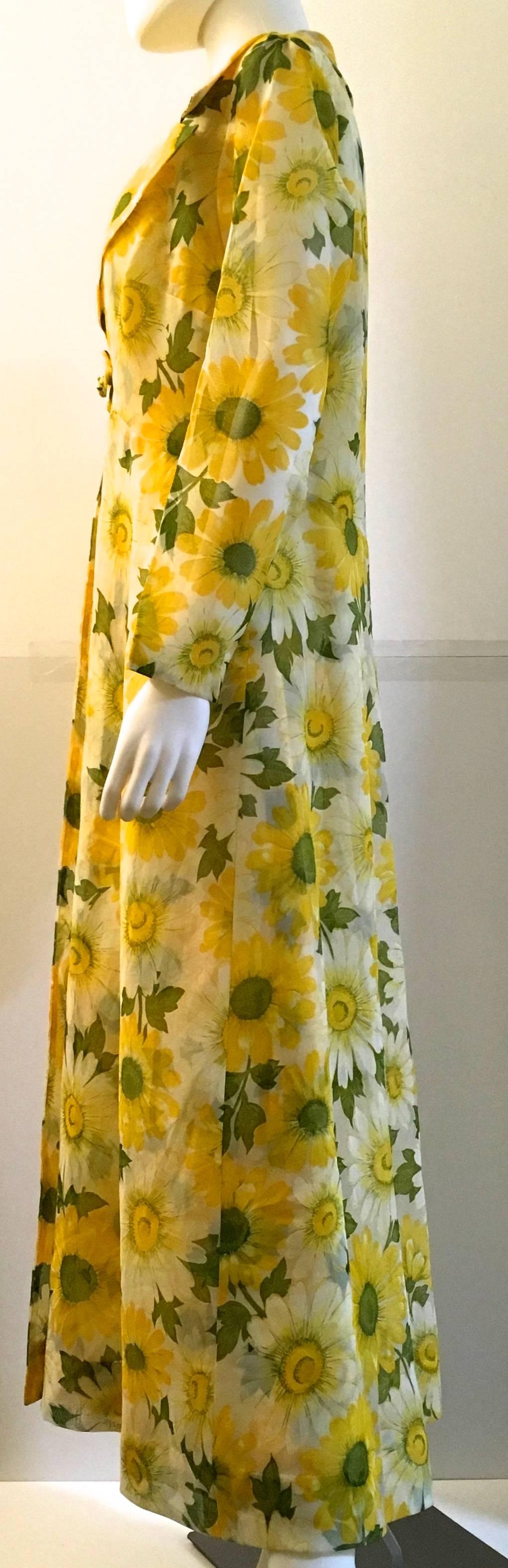 2 Piece Dress Set - Floral Print - 1970's For Sale 2