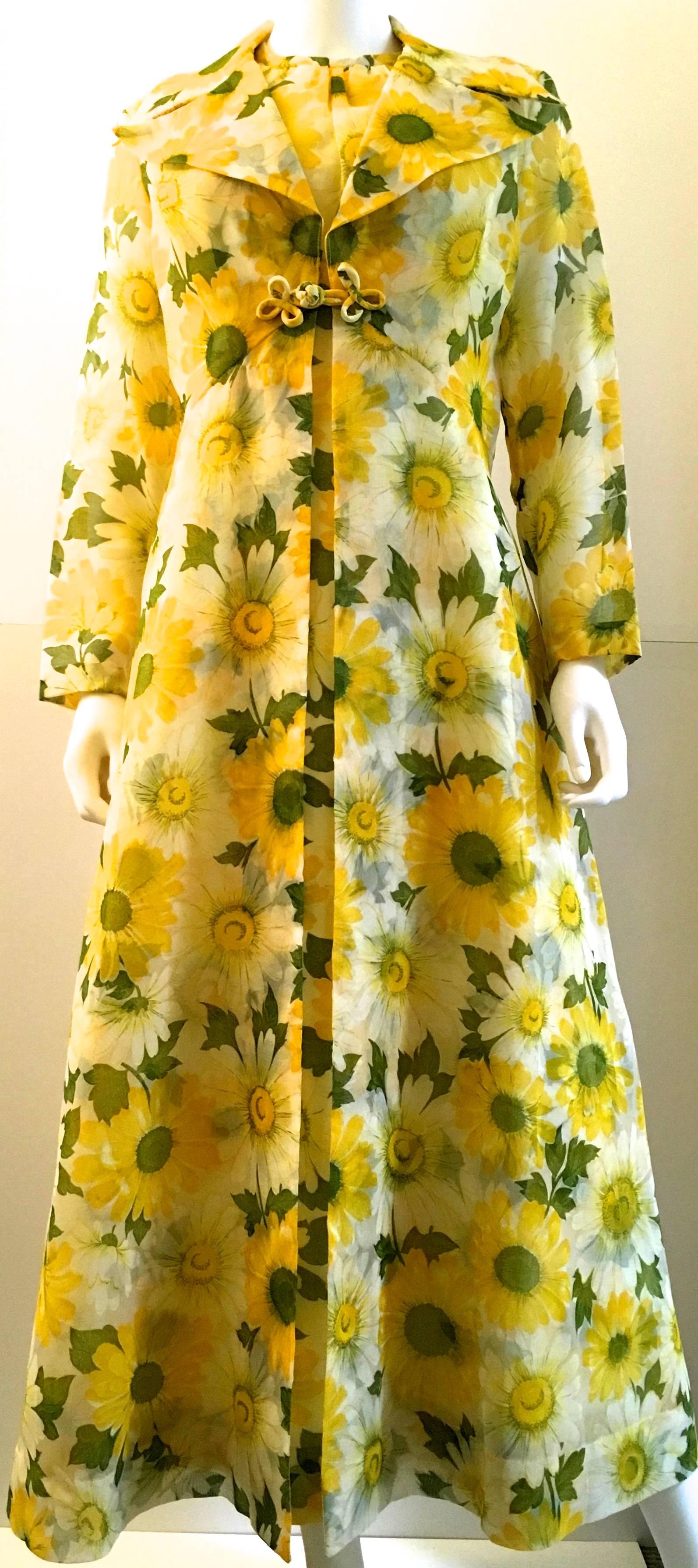 2 Piece Dress Set - Floral Print - 1970's For Sale 3