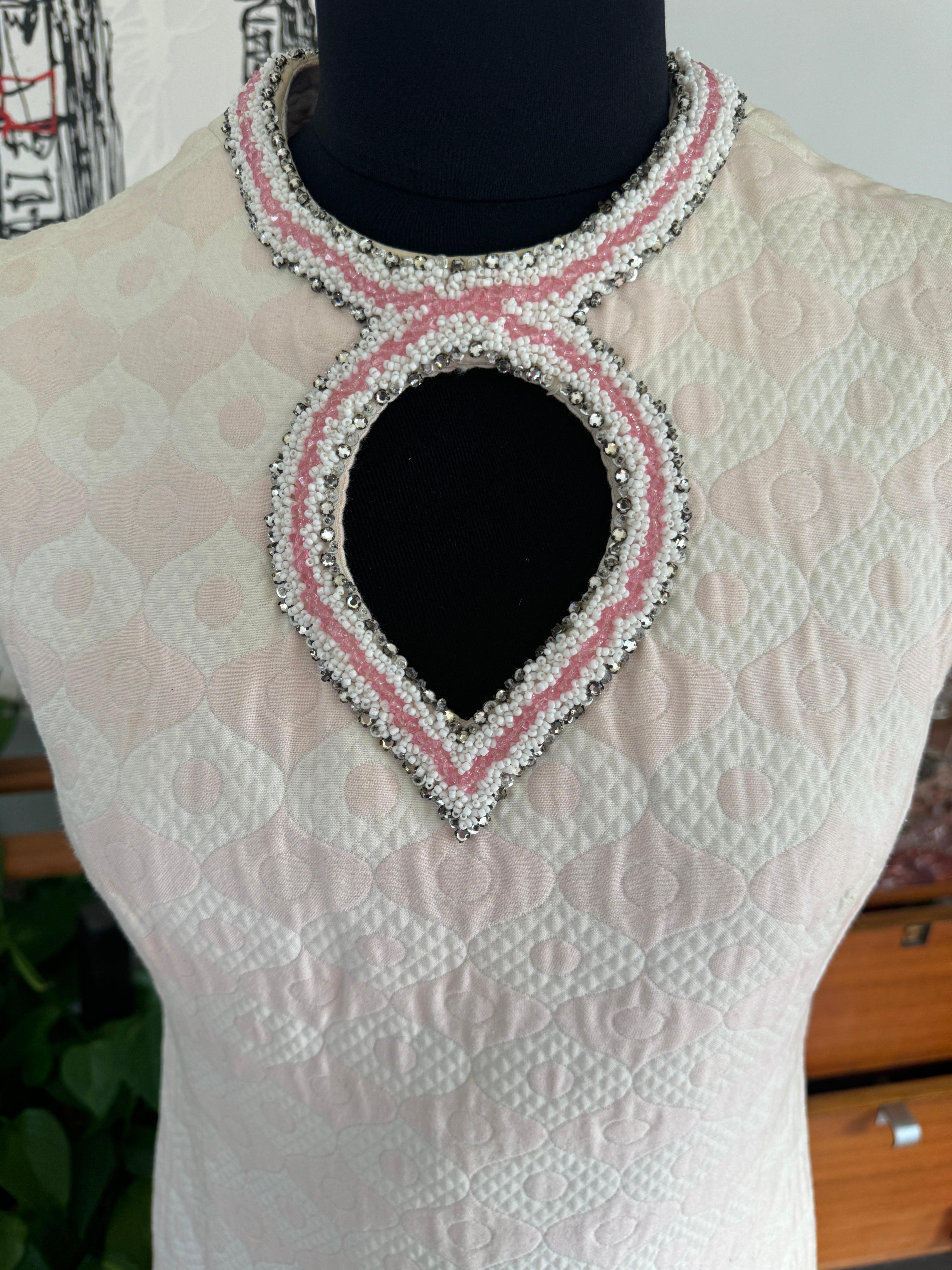 Pink Rhinestone Tunic Pant Suit Vintage 1960s For Sale 6