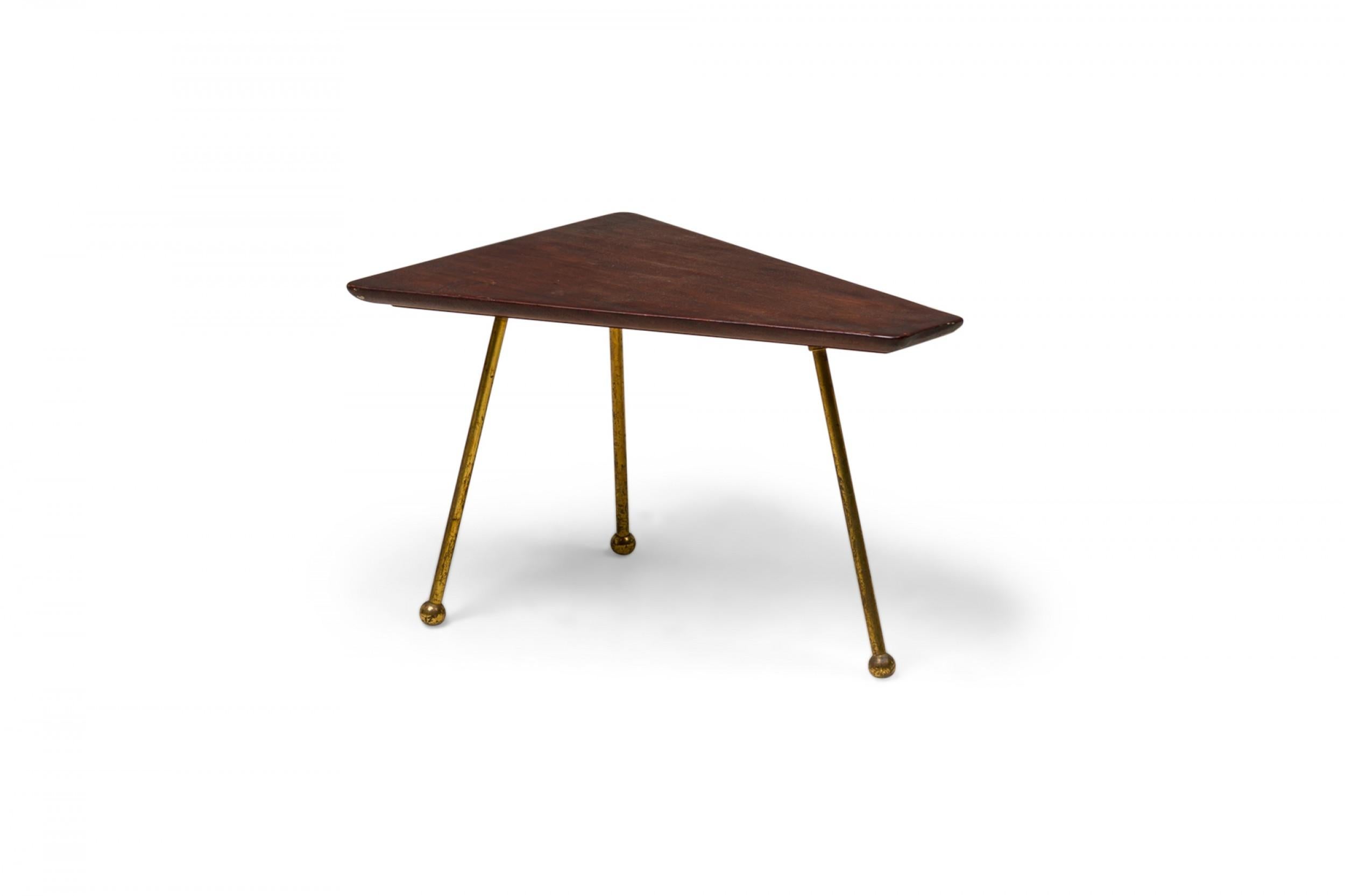 Set di 2 pezzi di tavolini poligonali americani di metà secolo in Wood e ottone in vendita 4