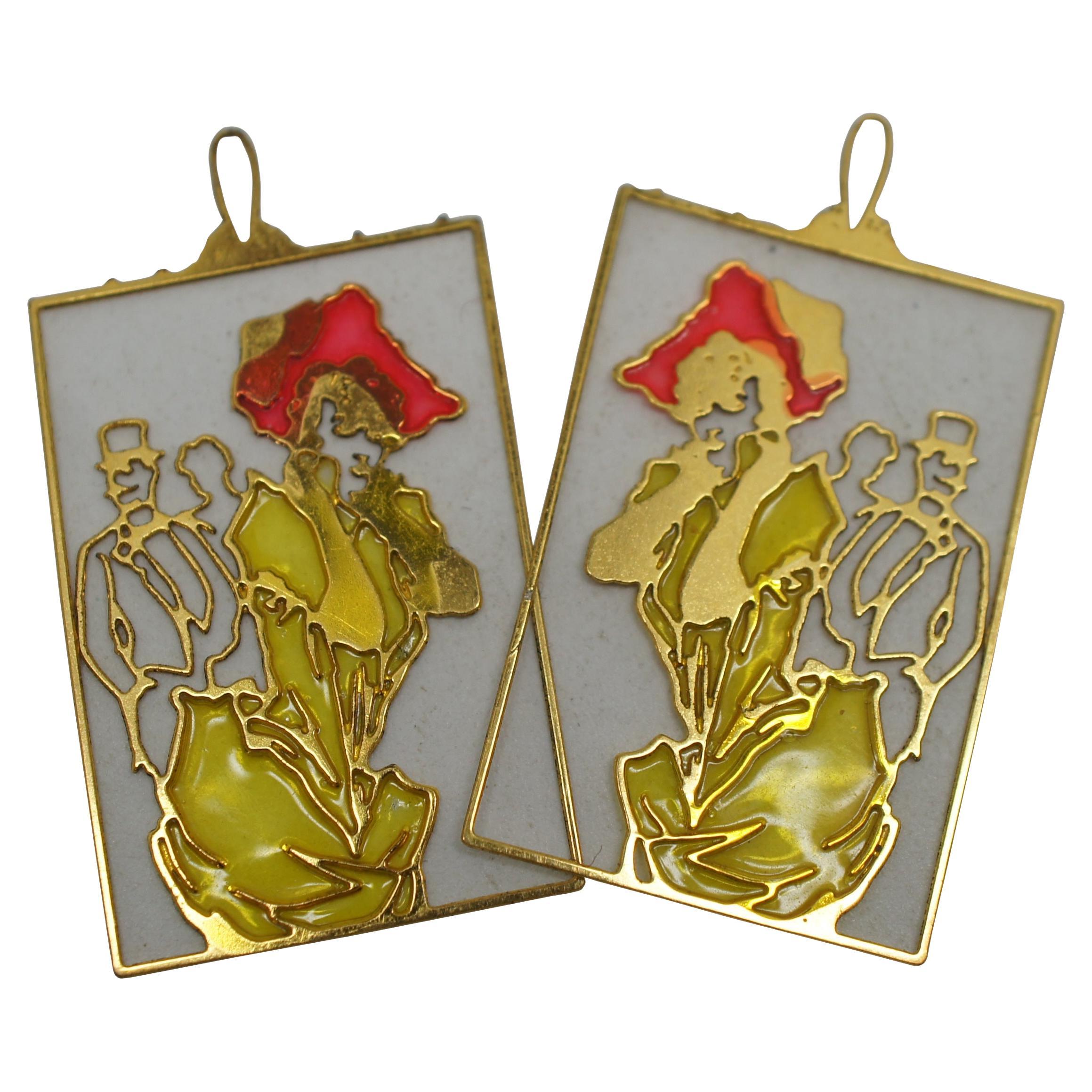 2 Pierced Gold Plated Enameled Toulouse Lautrec Silhouette Charm Pendants For Sale