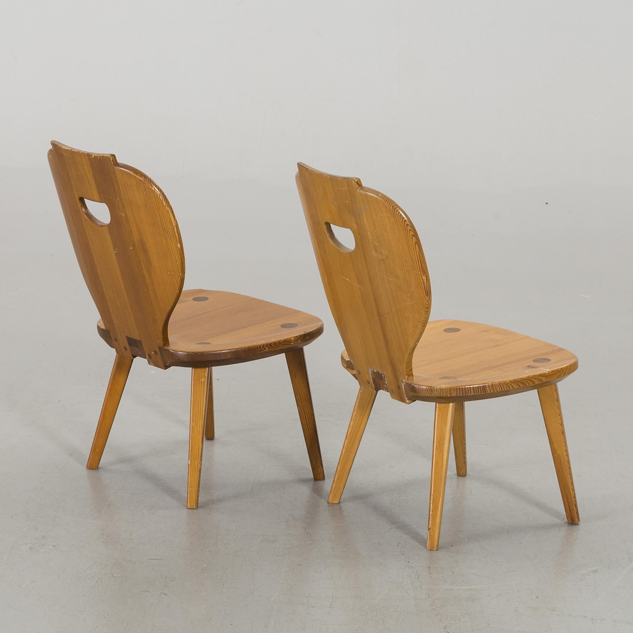 2 Pine Chairs, Carl Malmsten, Sweden, 1953 In Good Condition For Sale In Los Gatos, CA