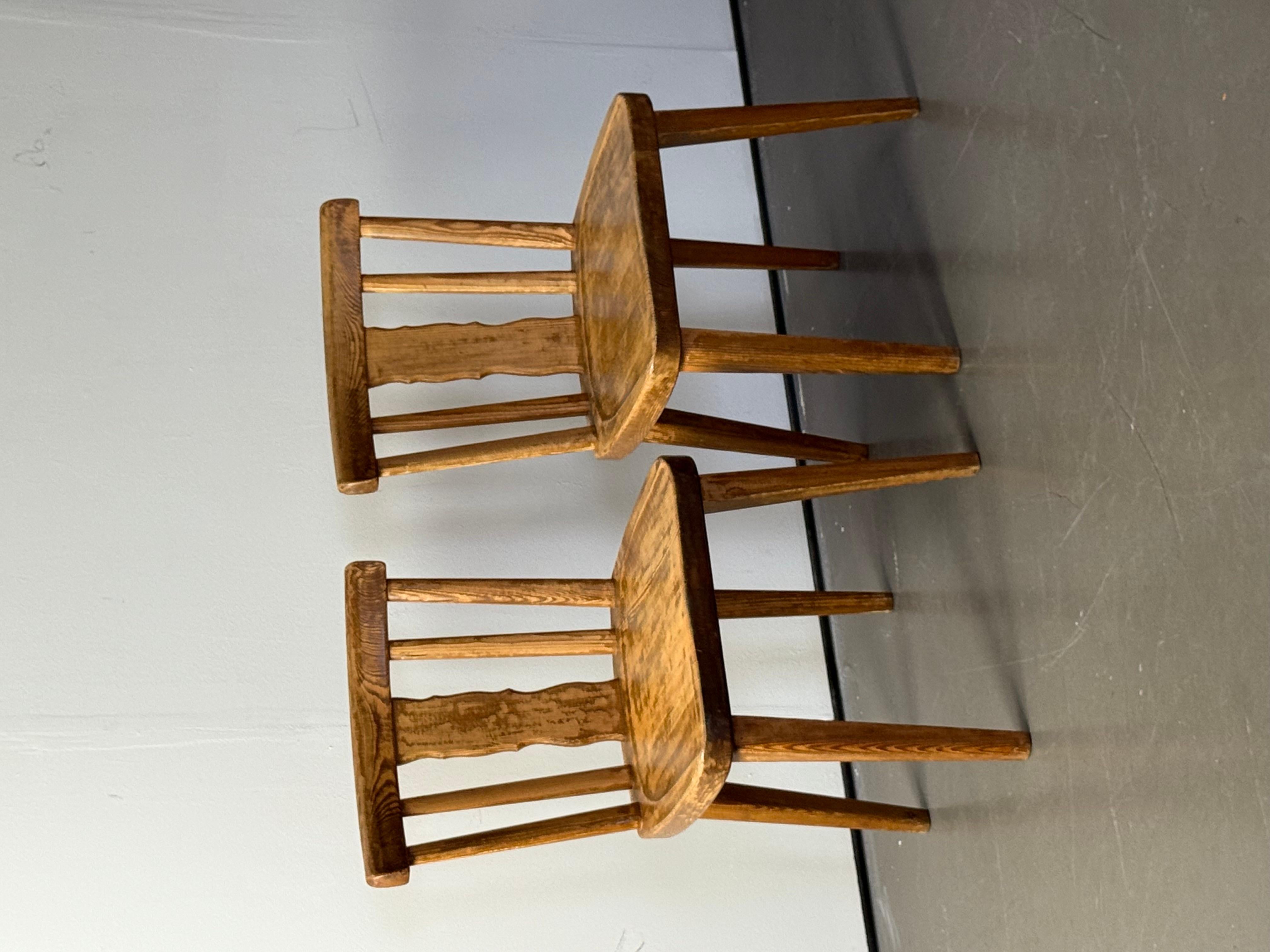 2 chaises en pin, probablement d'Axel Einar Hjorth, pour aby mobel fabrik en vente 4