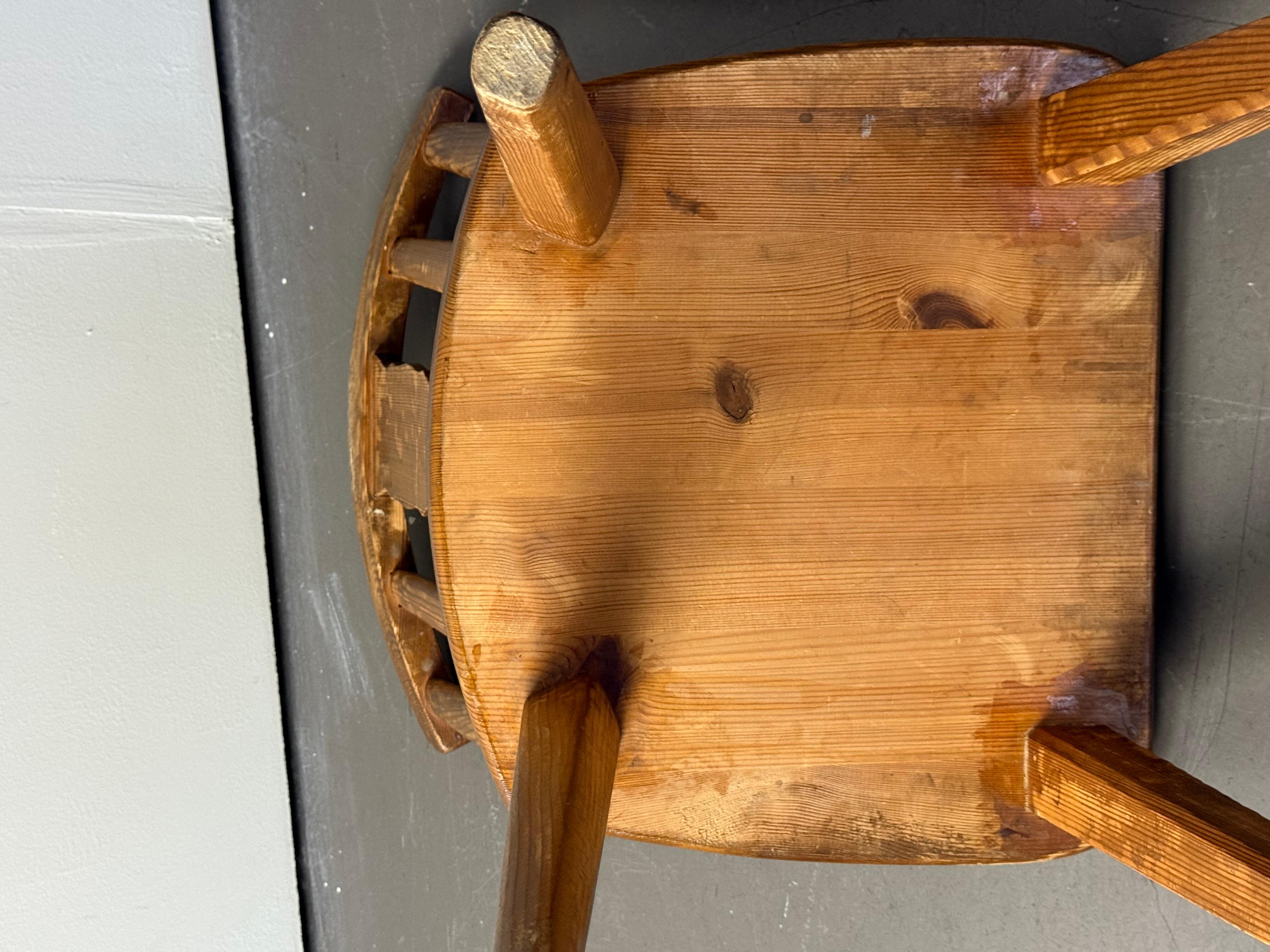 2 chaises en pin, probablement d'Axel Einar Hjorth, pour aby mobel fabrik en vente 1