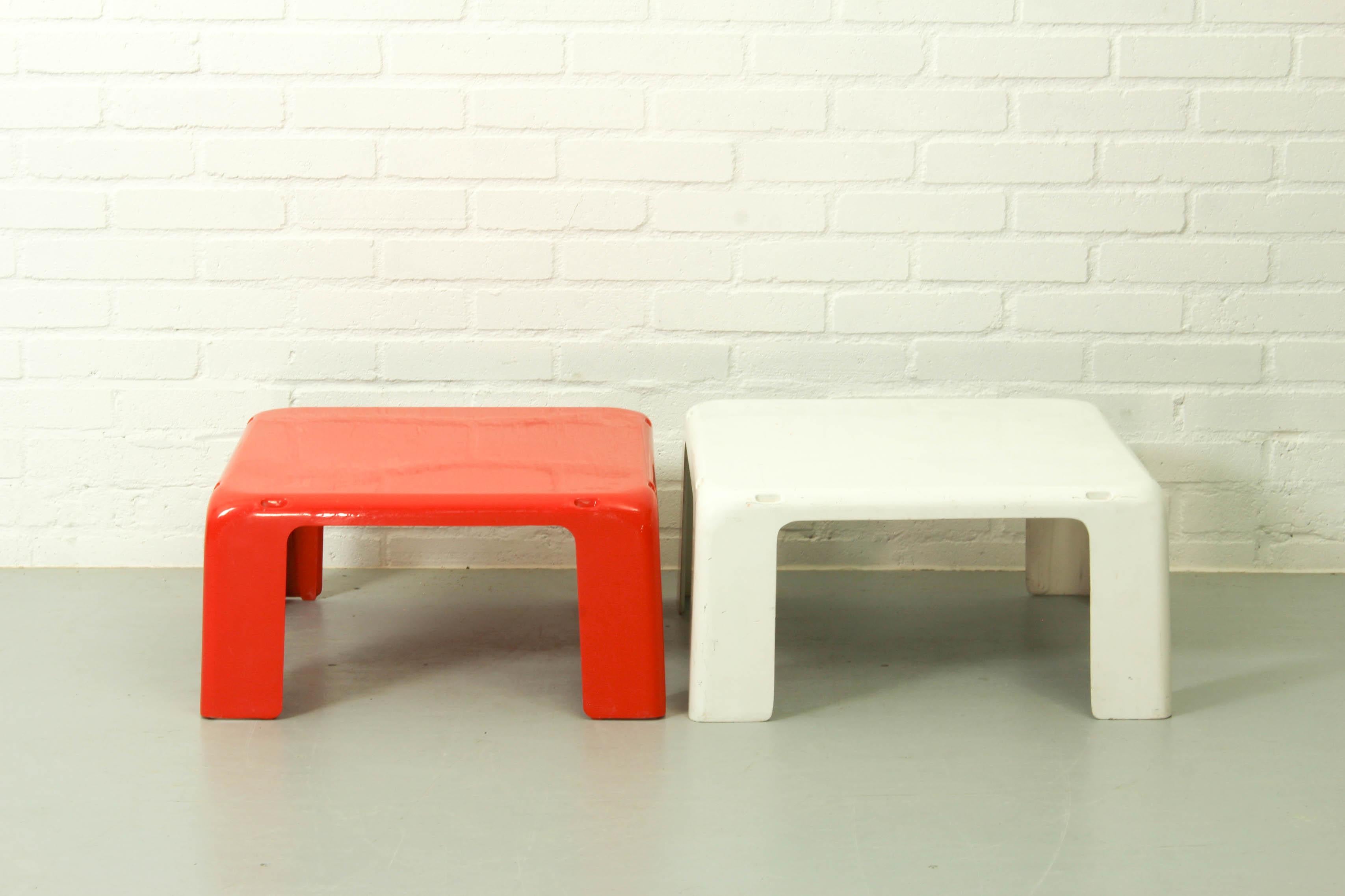 Set of 2 plastic sofa tables, 