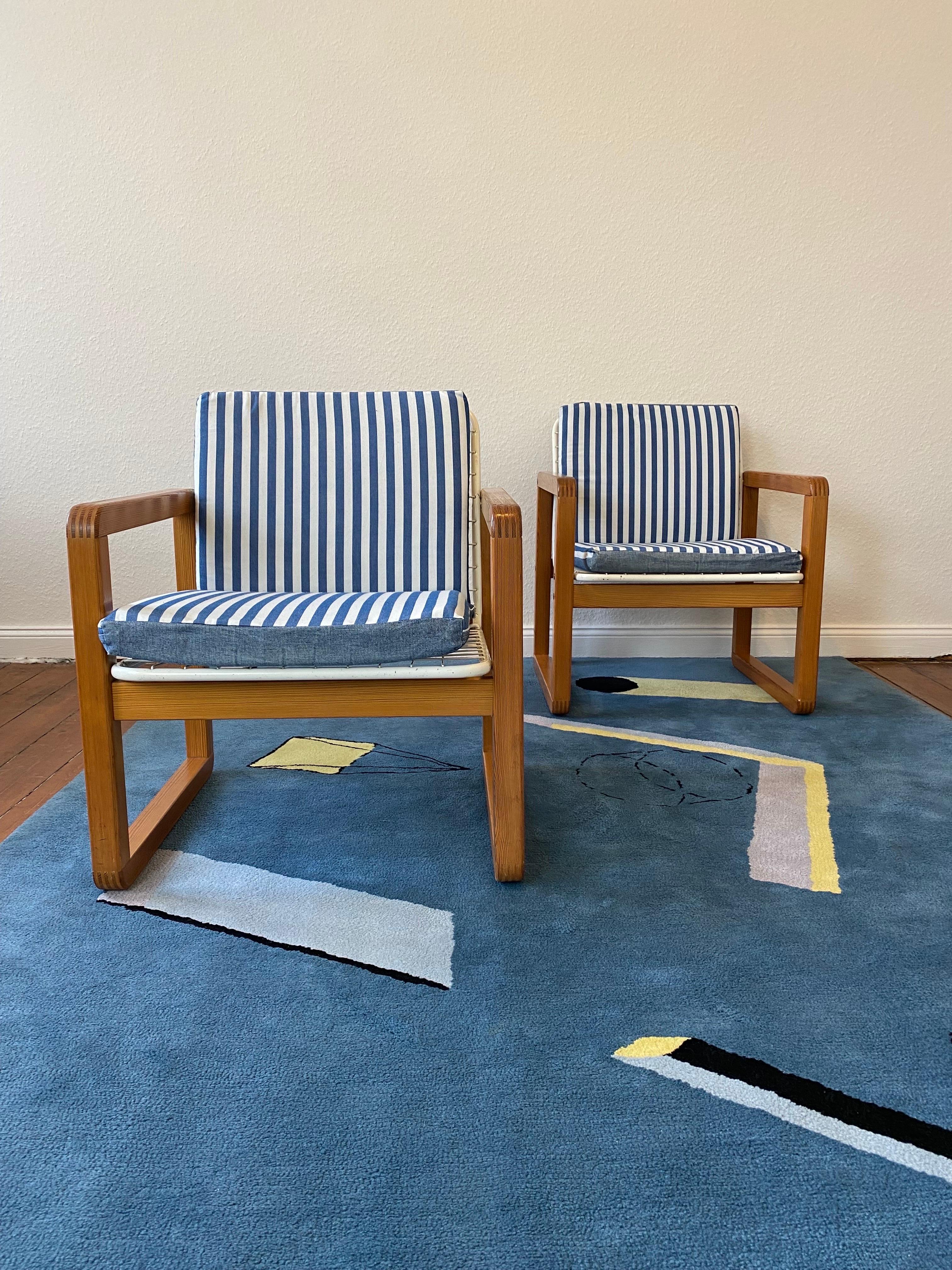 Tissu d'ameublement   2 chaises postmodernes Ikea Sälen par K.&M. Hagberg , Suède 1982 en vente