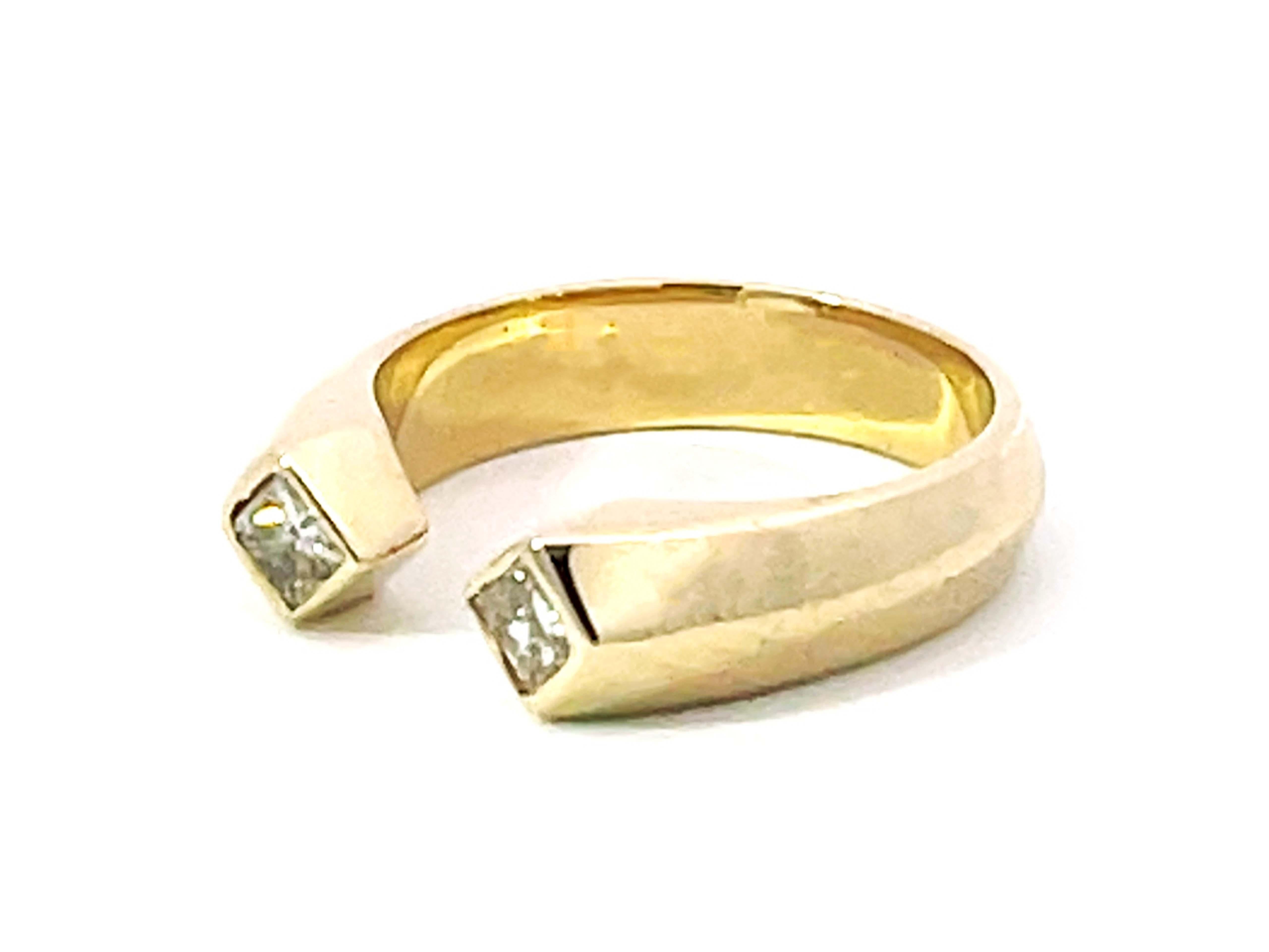 2 Princess Cut Diamond Open Band Ring Solid 14K Yellow Gold In Excellent Condition For Sale In Honolulu, HI