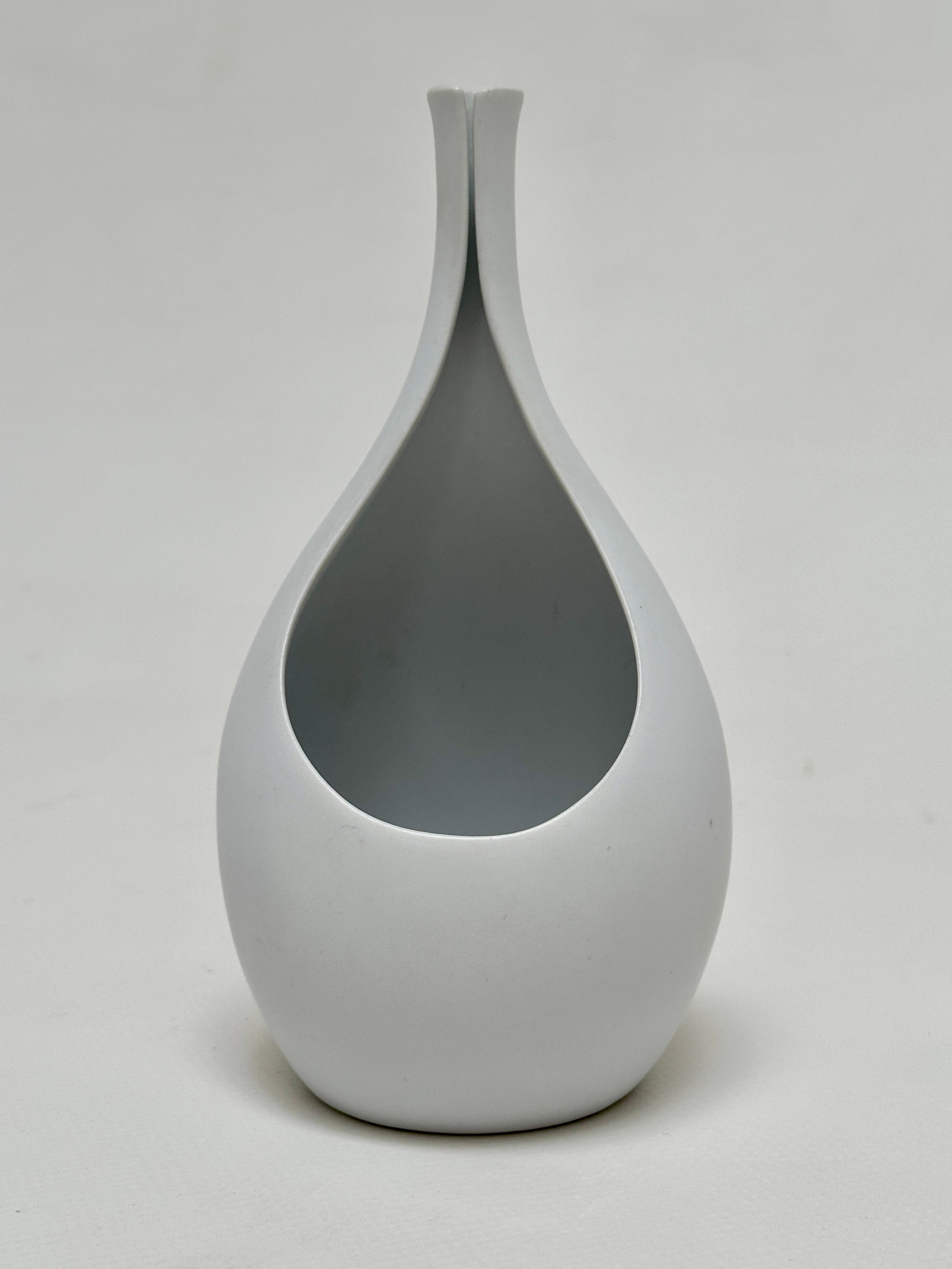 2 Pungo Vases, Stig Lindberg, Gustavsberg c. 1960 In Excellent Condition For Sale In St Ouen, FR
