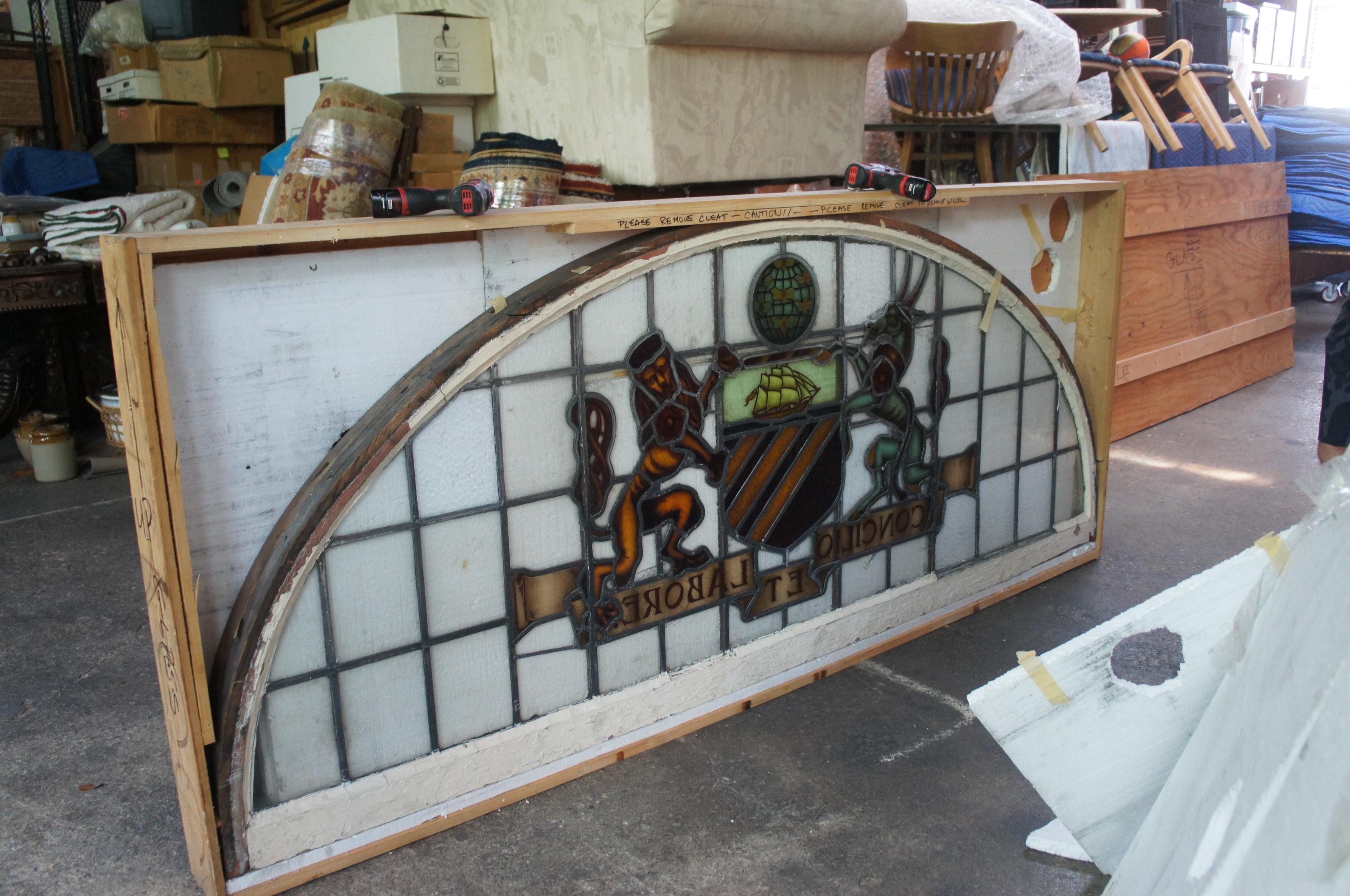 2 rares armoiries de fenêtre palladiennes anciennes en verre teinté anglais de Manchester en vente 4
