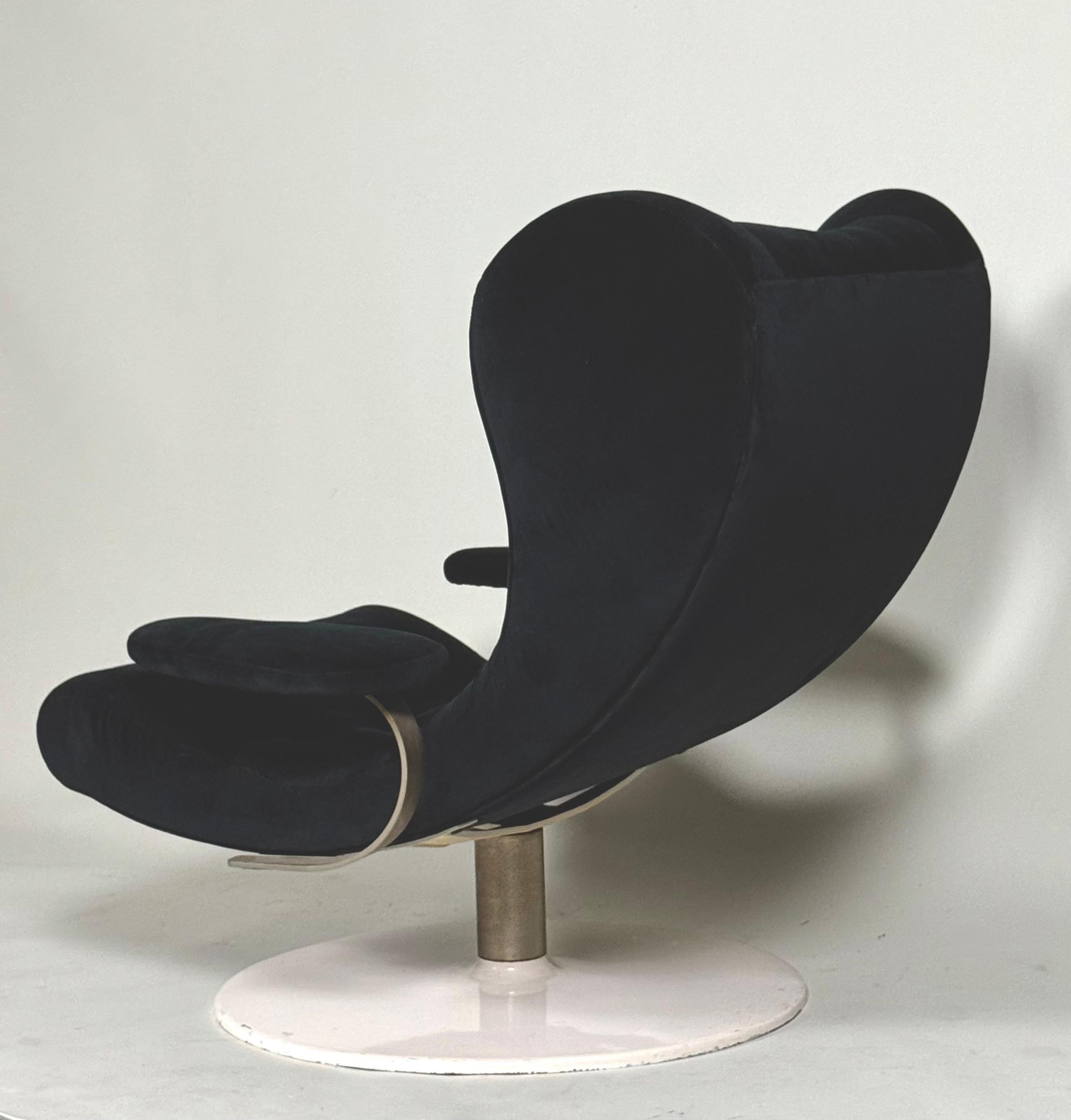 2 Rare Prototype Italian Organic Modern Swivel Lounge Chairs, Joe Colombo, 1970 For Sale 3