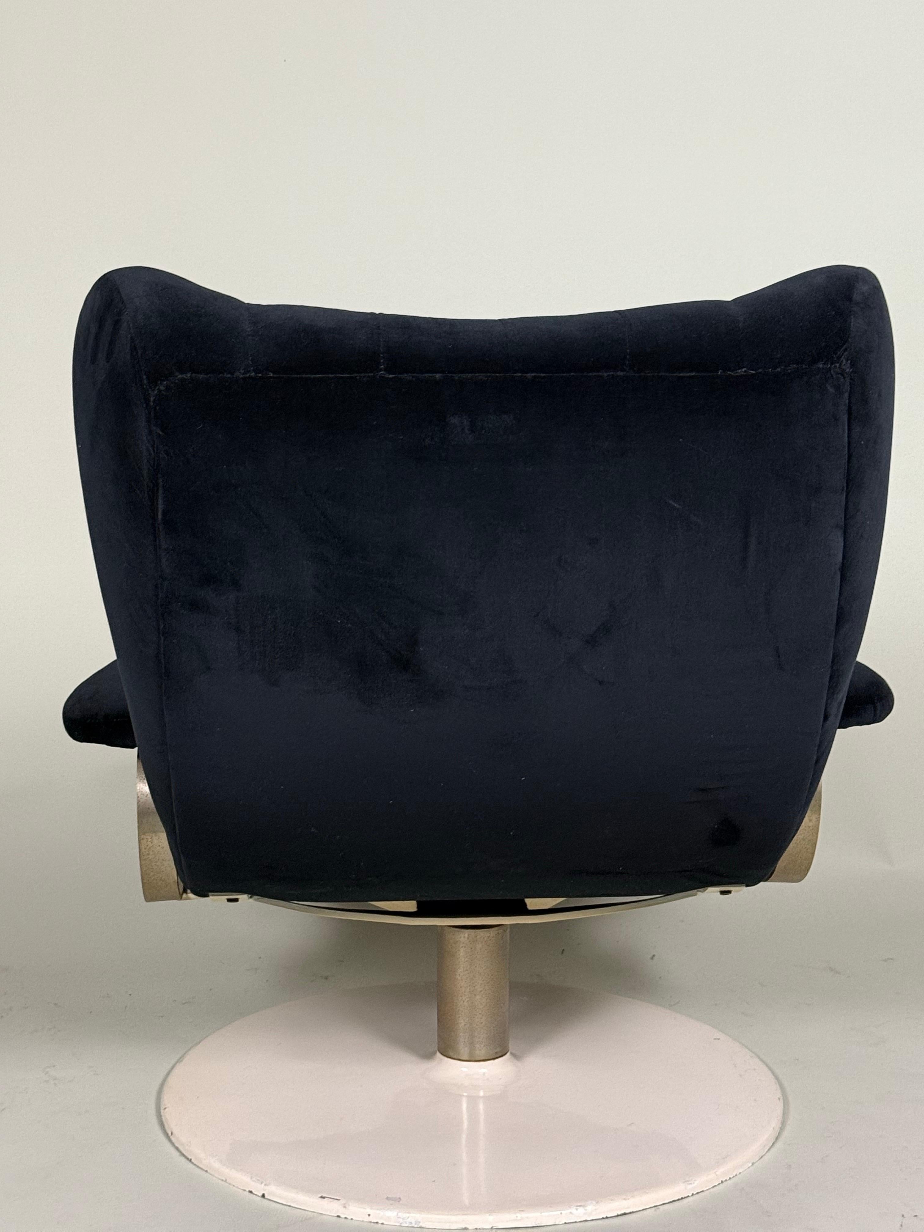 2 Rare Prototype Italian Organic Modern Swivel Lounge Chairs, Joe Colombo, 1970 For Sale 5