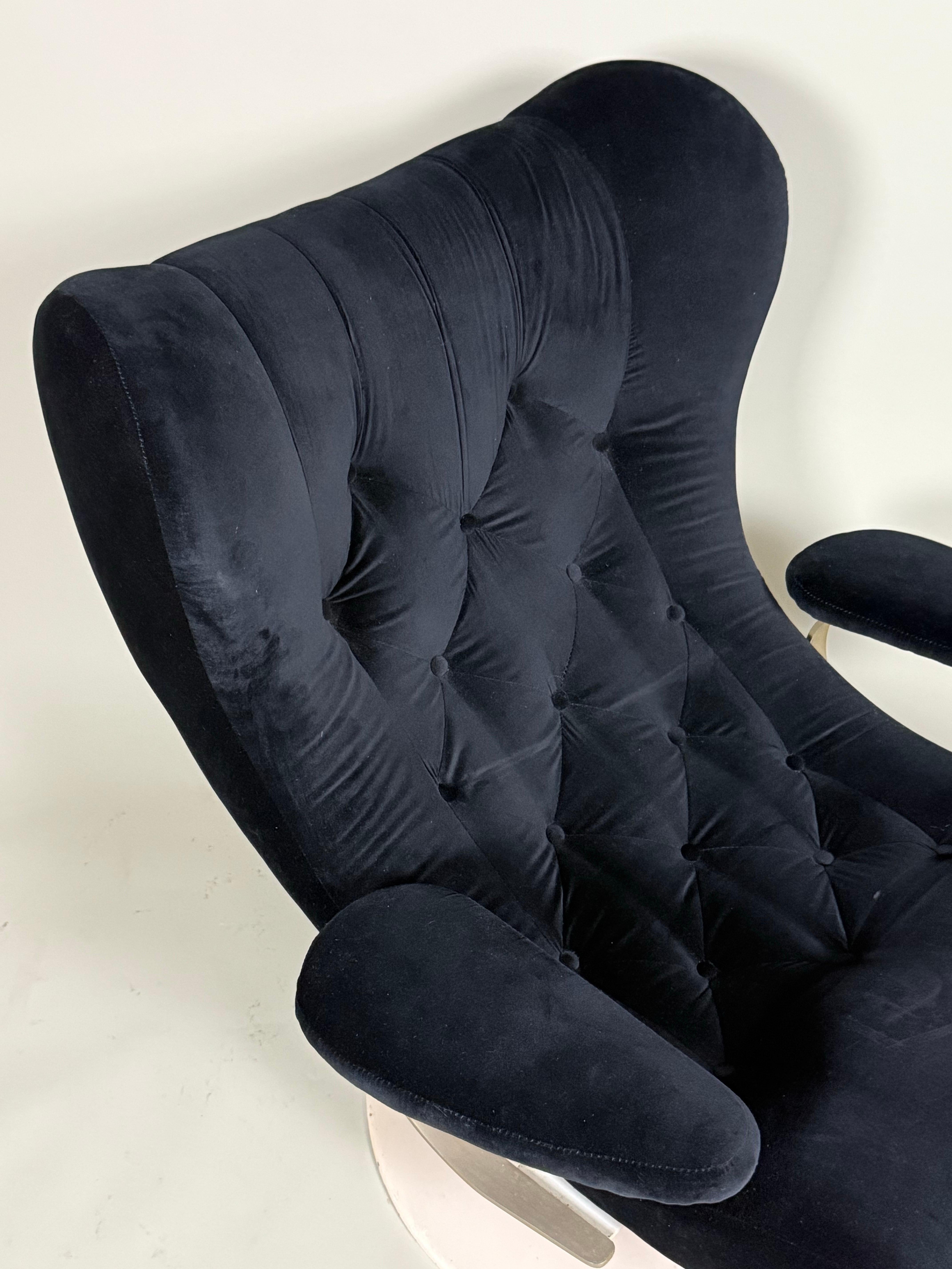 2 Rare Prototype Italian Organic Modern Swivel Lounge Chairs, Joe Colombo, 1970 For Sale 6