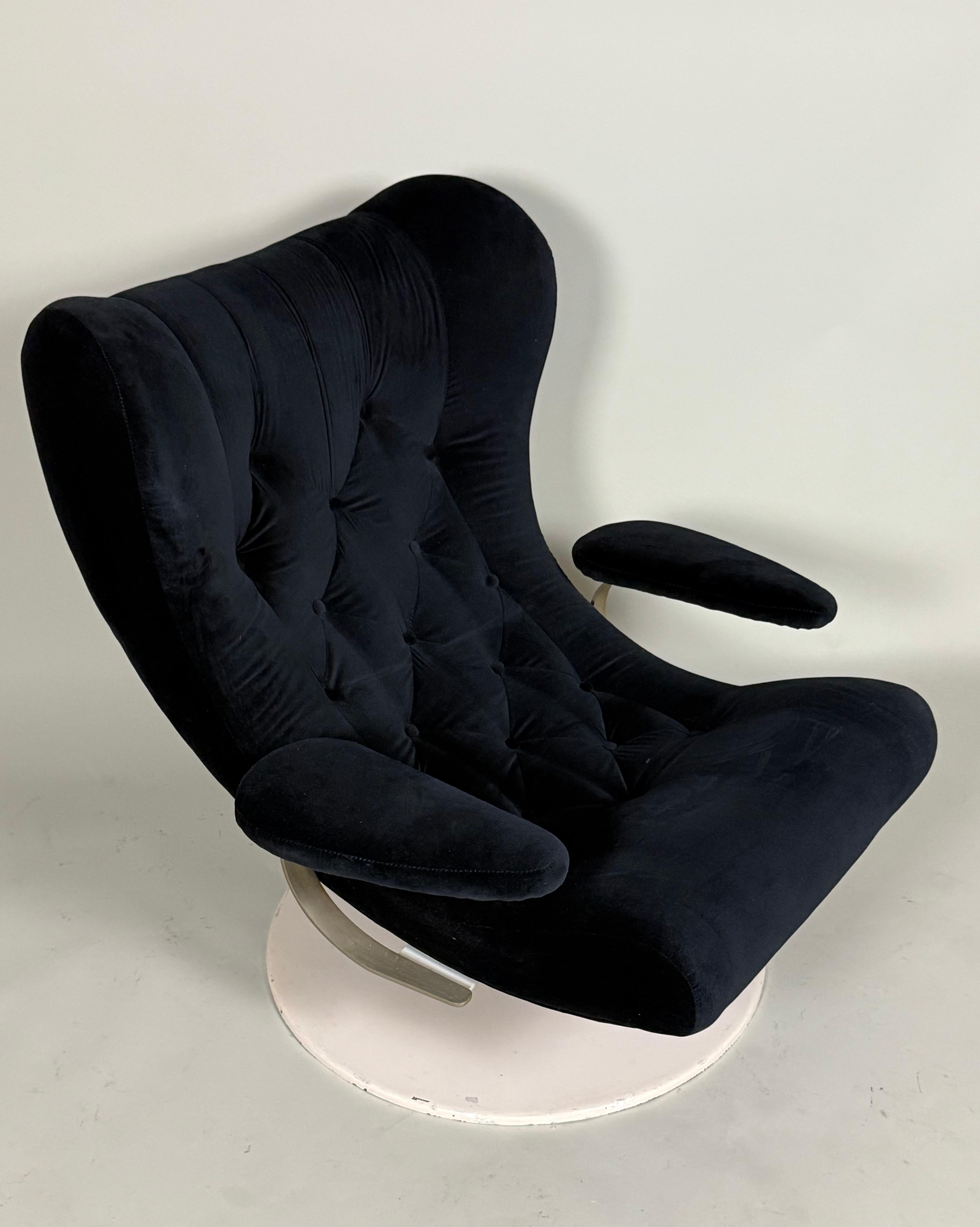 2 Rare Prototype Italian Mid-Century Organic Modern Swivel Lounge Chairs attributed to Joe Colombo, circa 1968-1970. (Priced and Sold as Individual Pieces), These unique prototype chairs form a singular, powerful futurist design statement, yet are