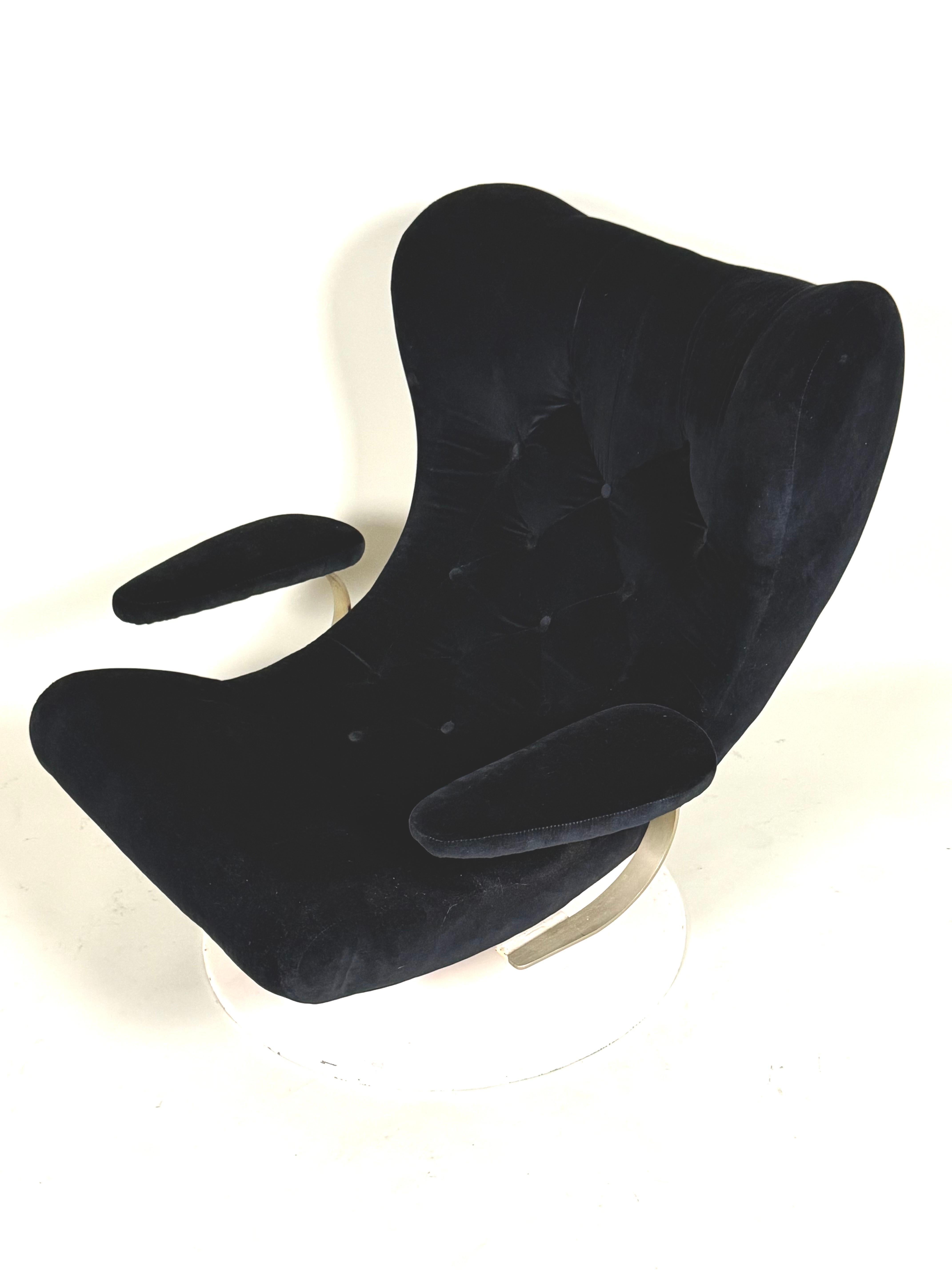 Mid-Century Modern 2 Rare Prototype Italian Organic Modern Swivel Lounge Chairs, Joe Colombo, 1970 For Sale