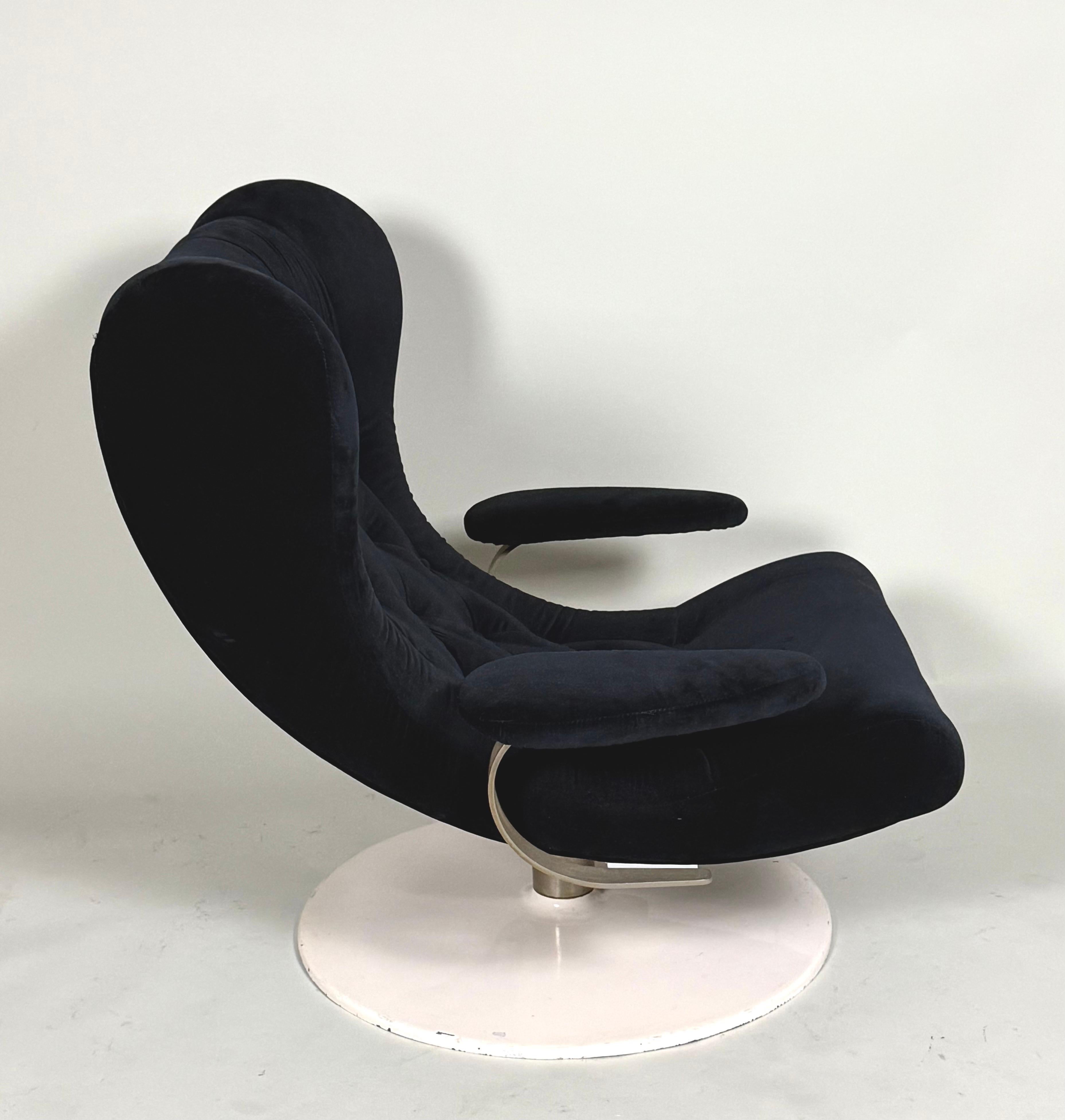 Hand-Crafted 2 Rare Prototype Italian Organic Modern Swivel Lounge Chairs, Joe Colombo, 1970 For Sale