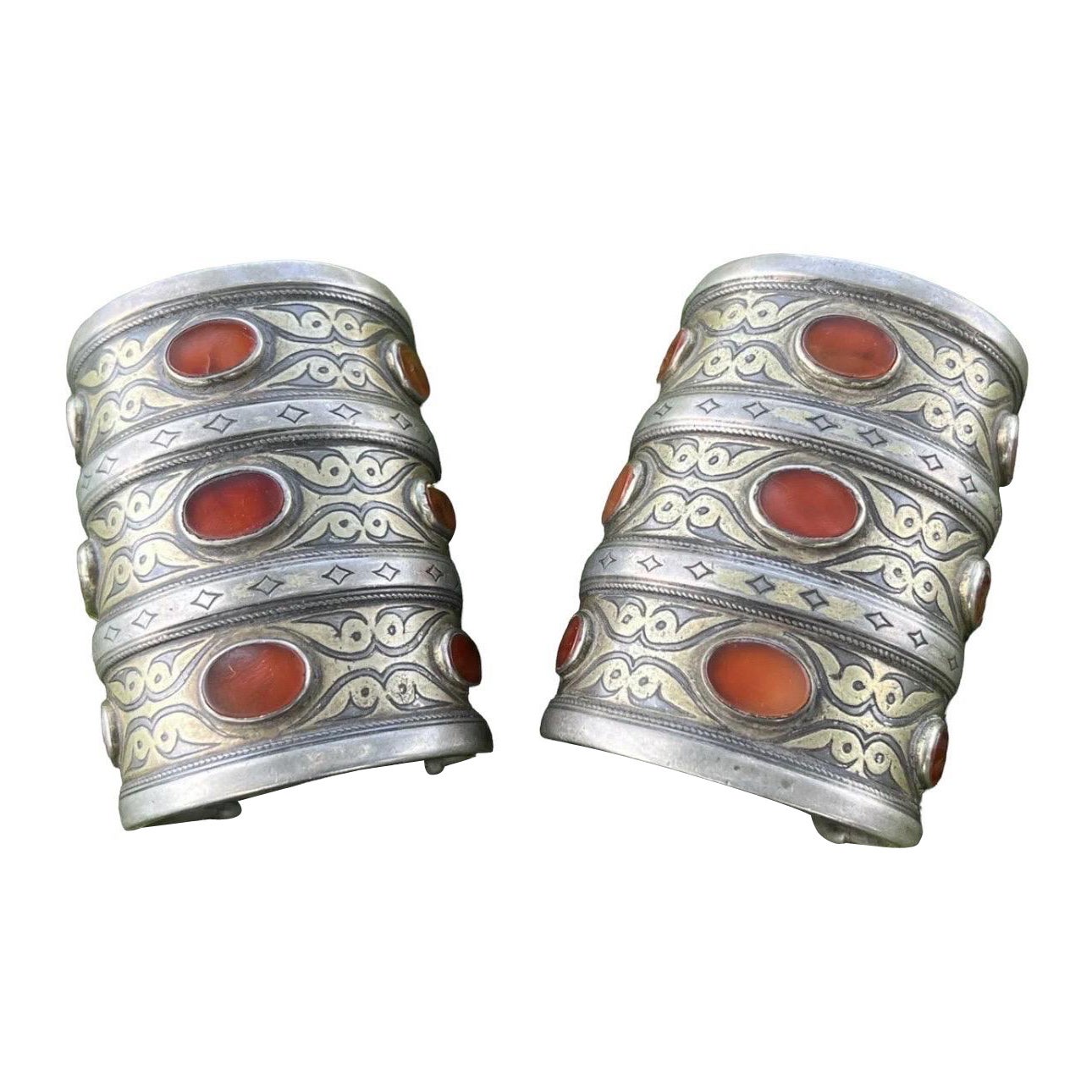2 seltene Tekke Karneol Stammeskunst Turkoman Turkmen Silber-Manschettenarmbänder