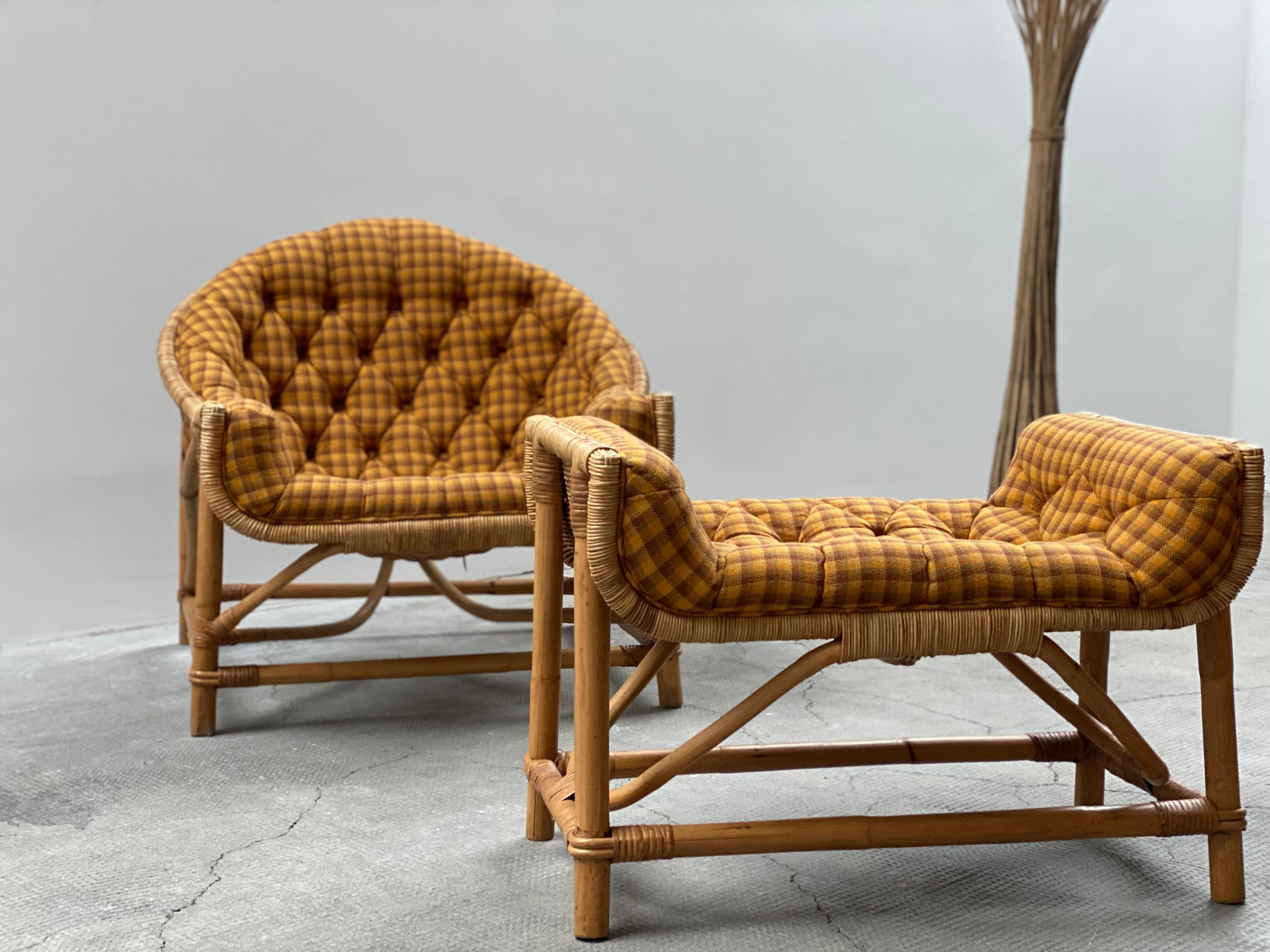SILLÓN DE MIMBRE RATTÁN CON TABURETE LINA ZERVUDAKI, FRANCIA Años 50 en venta 8