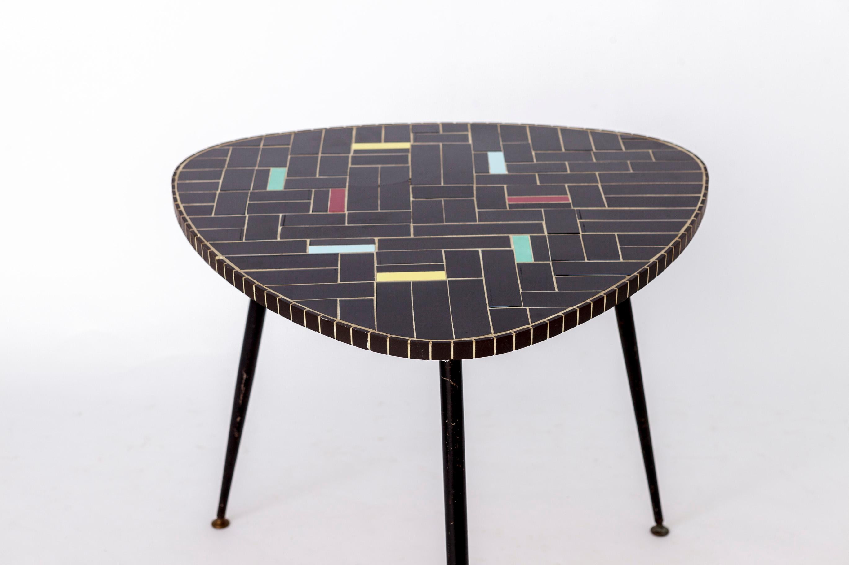 Milieu du XXe siècle 2 tables d'appoint Rockabilly vintage des années 1960 en vente