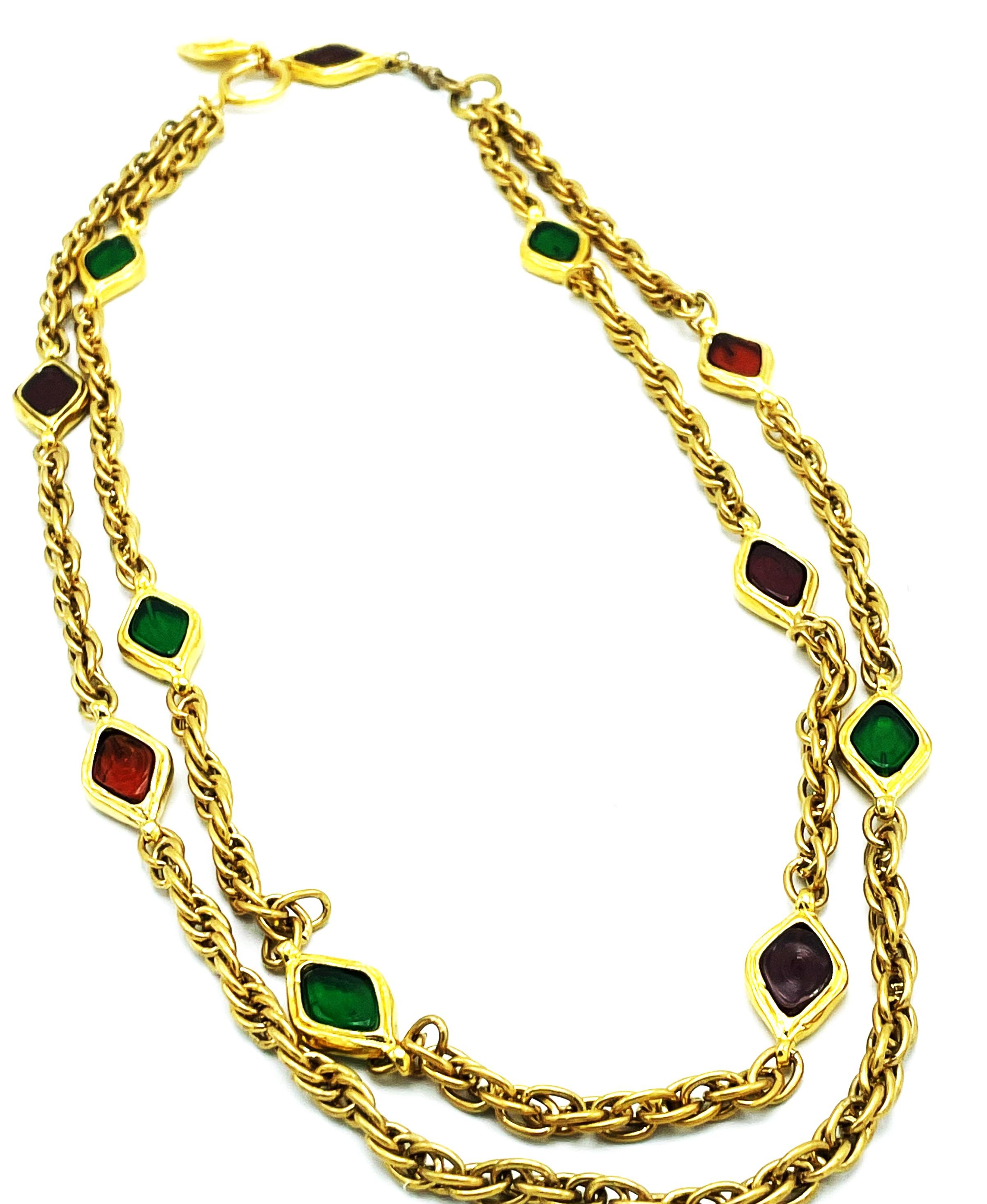  2 row Chanel necklace with red and green pate the verre, gold plated, 1970/80's For Sale 5